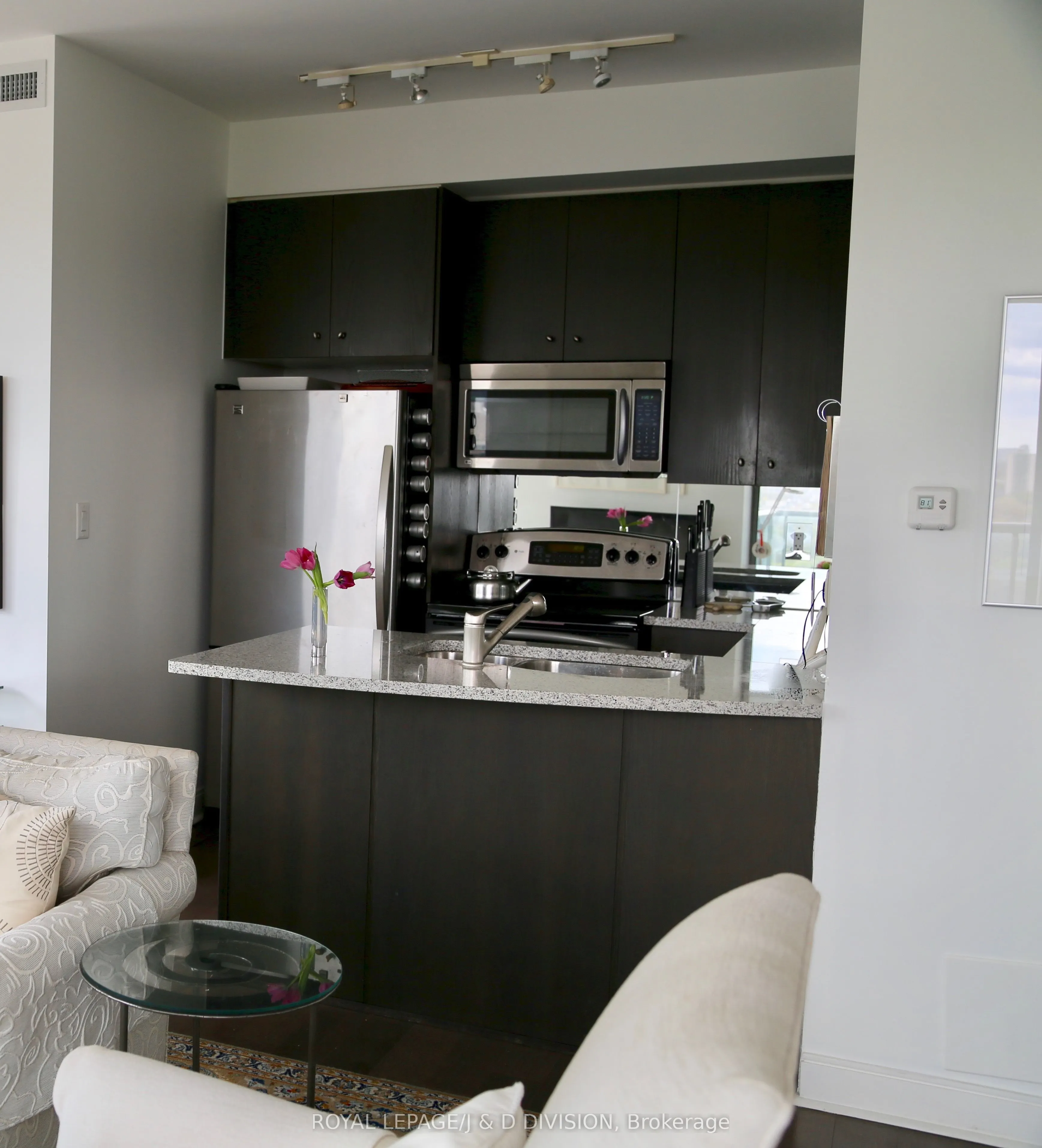 18 Yorkville Avenue, #2202