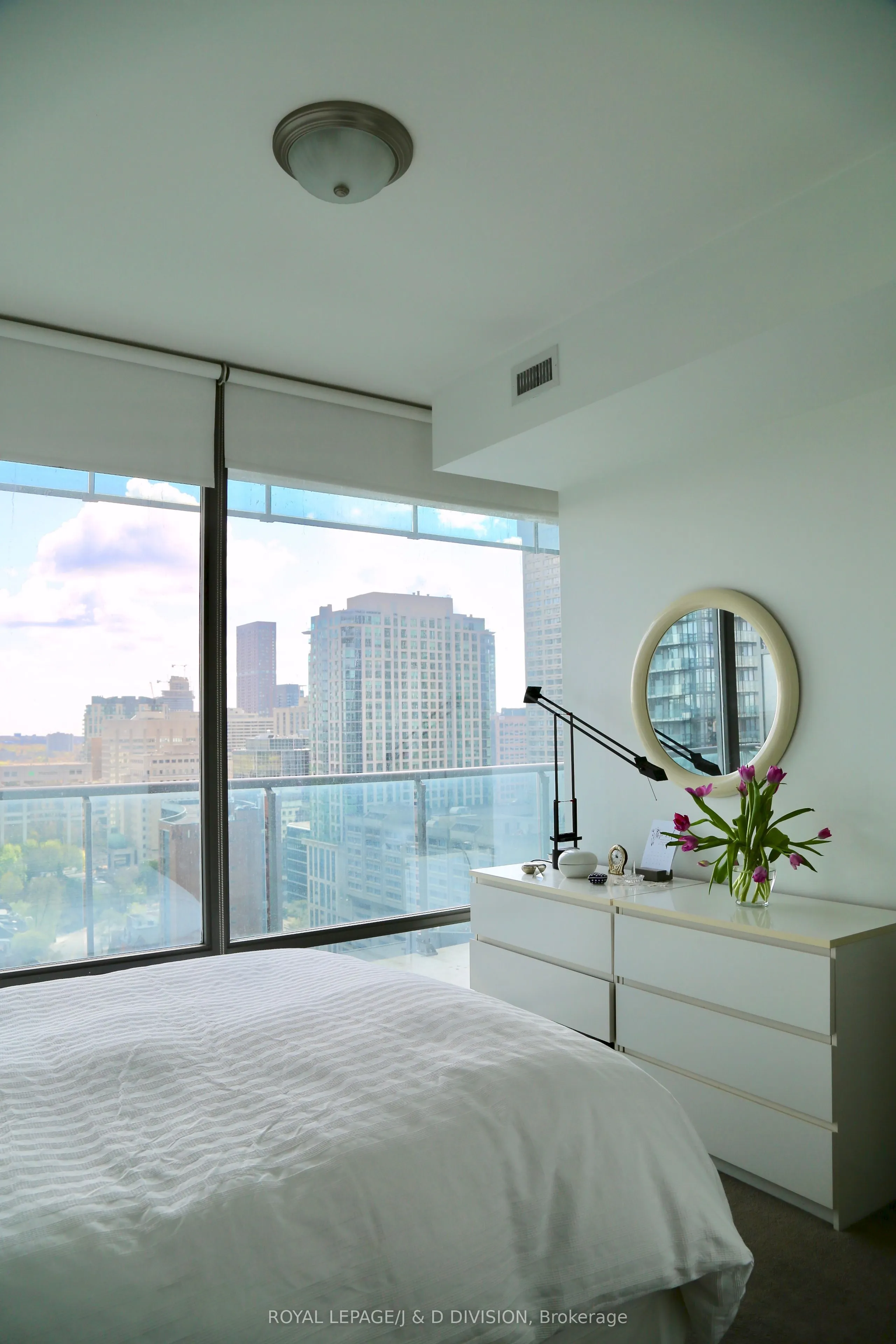 18 Yorkville Avenue, #2202