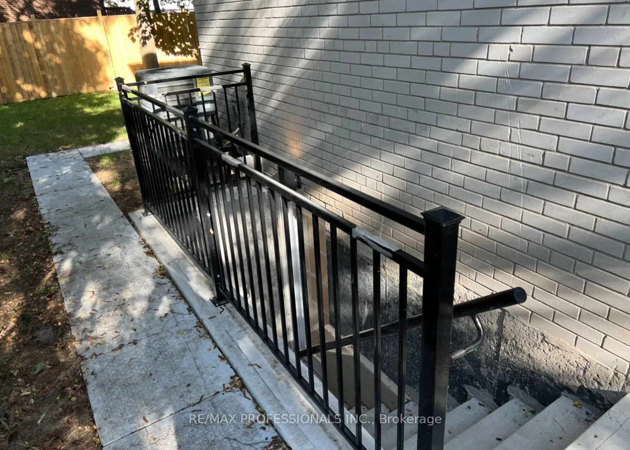 92 Tanjoe Crescent, #BSMT