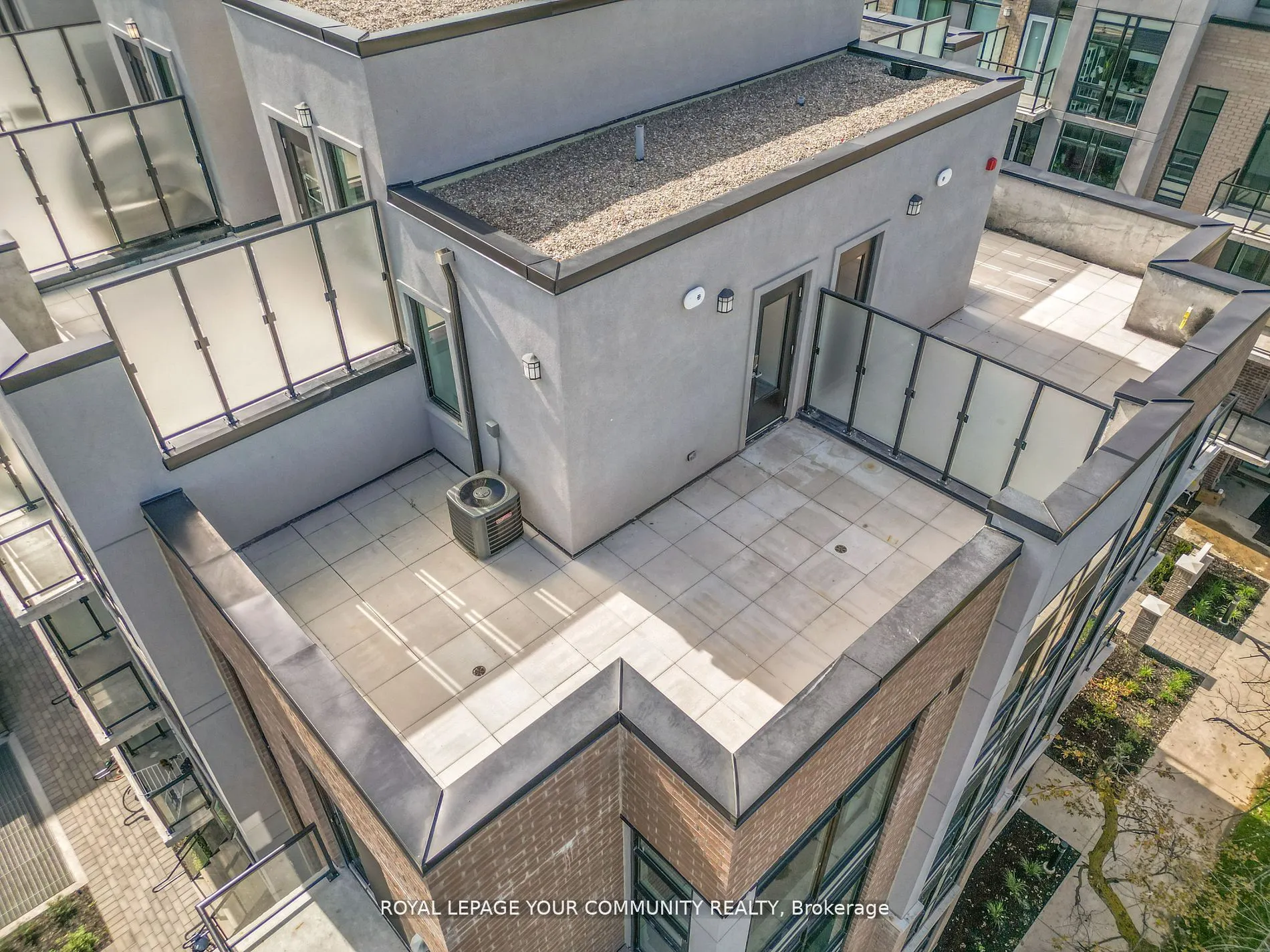 11-851 Sheppard Avenue, #3rd