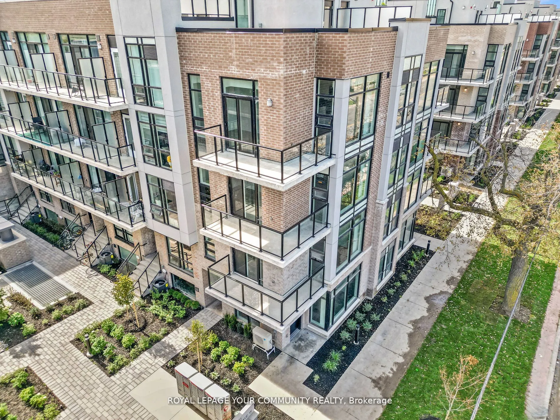 11-851 Sheppard Avenue, #3rd