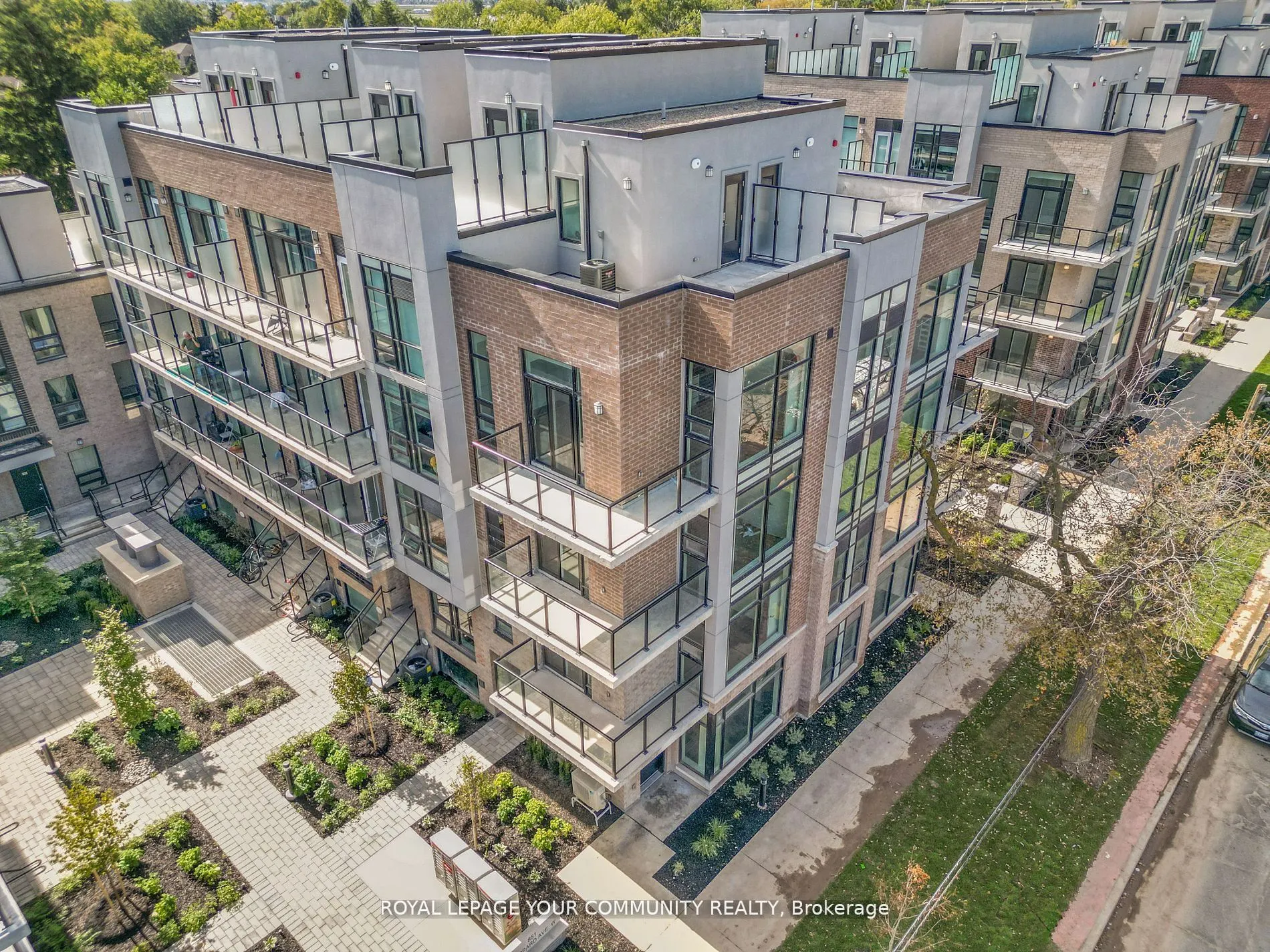 11-851 Sheppard Avenue, #3rd