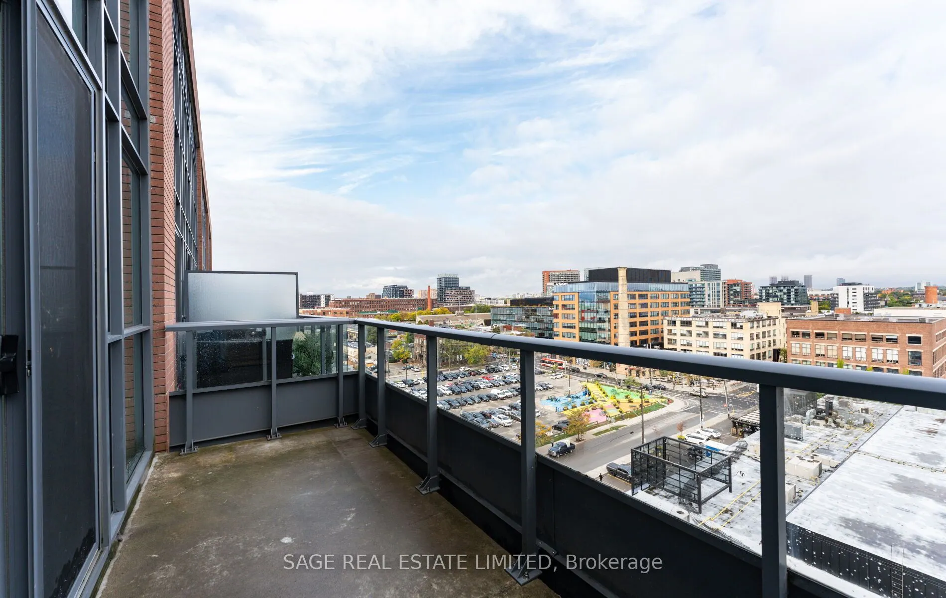 5 Hanna Avenue, #718