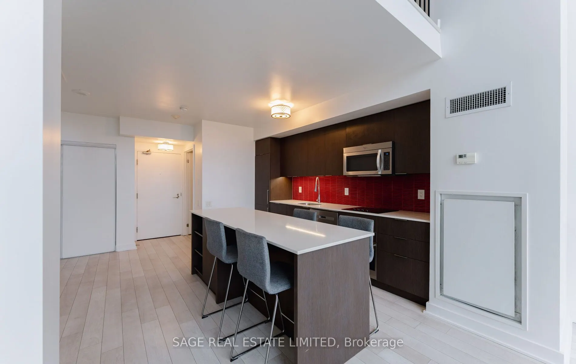 5 Hanna Avenue, #718