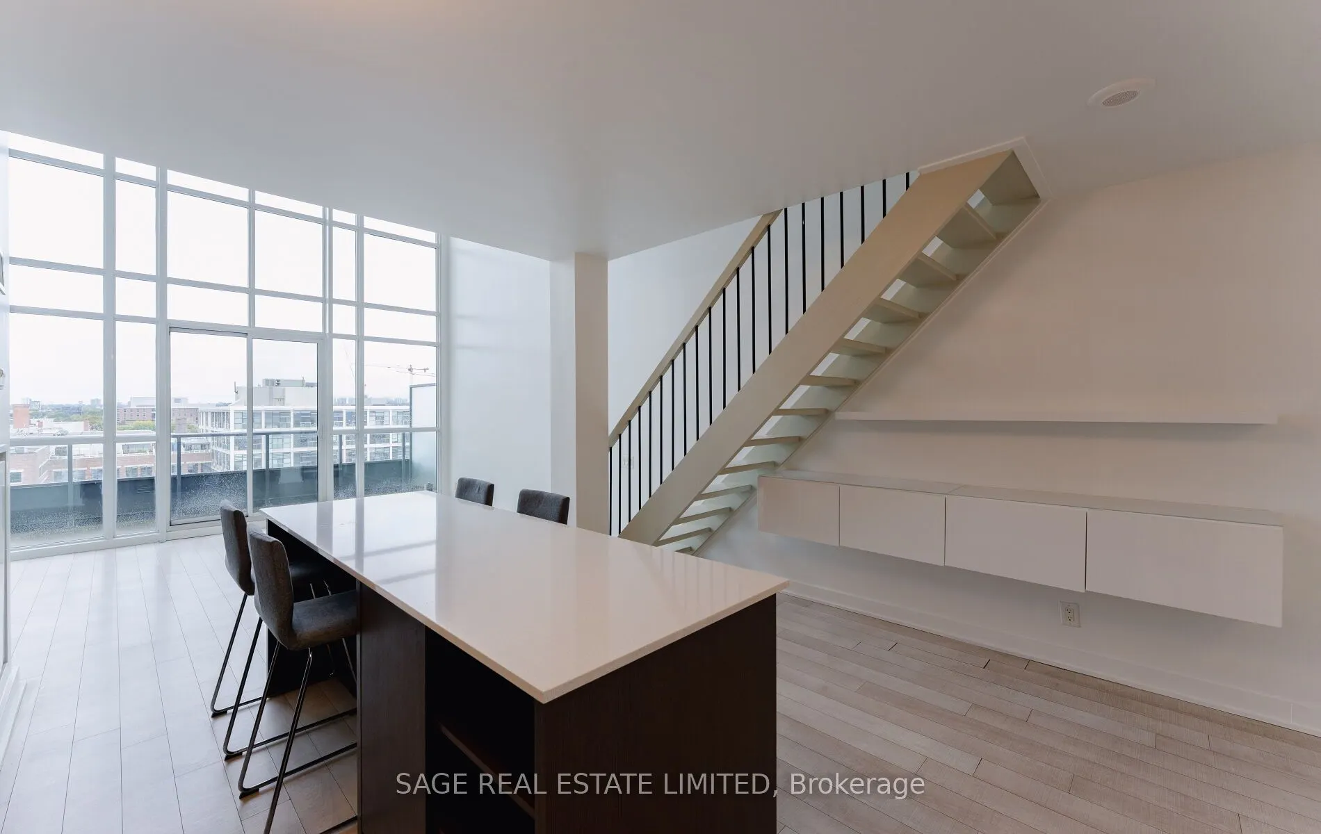 5 Hanna Avenue, #718