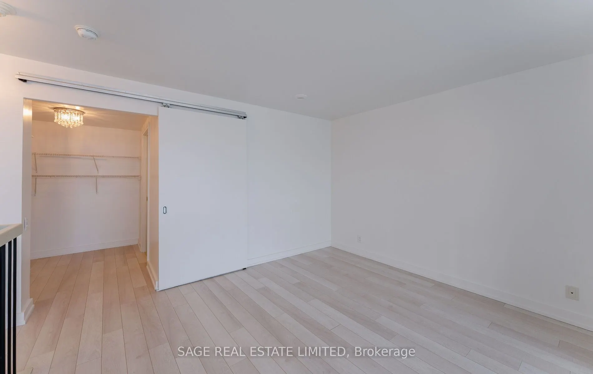 5 Hanna Avenue, #718