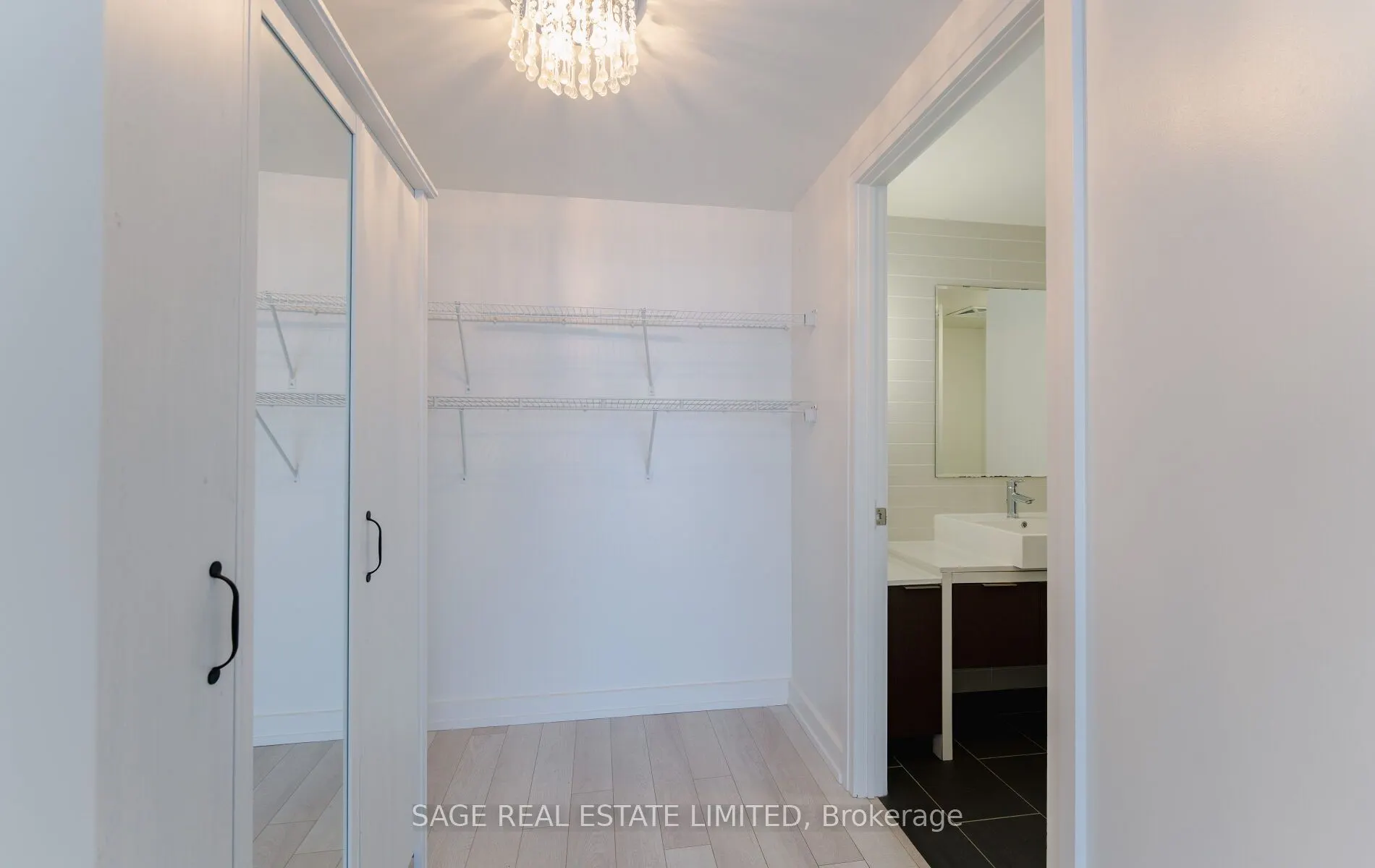 5 Hanna Avenue, #718
