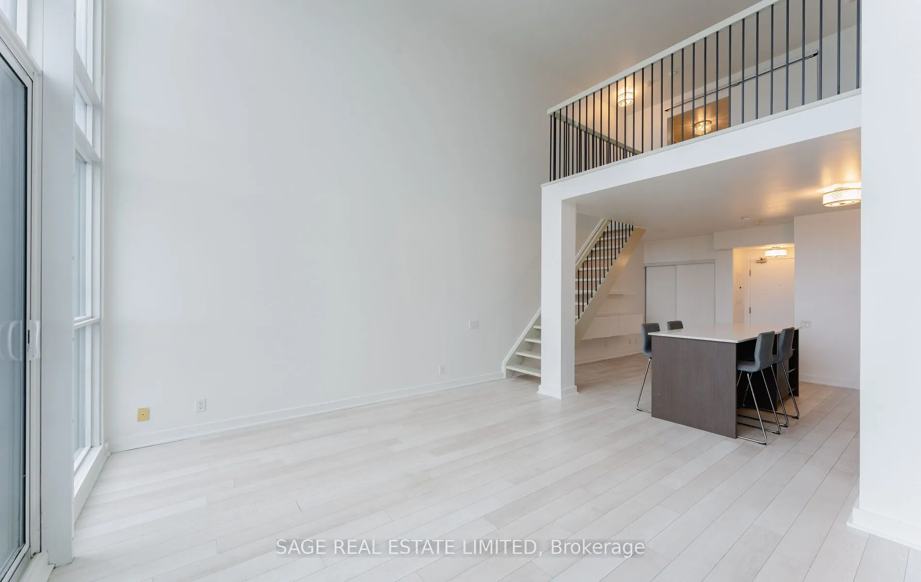5 Hanna Avenue, #718