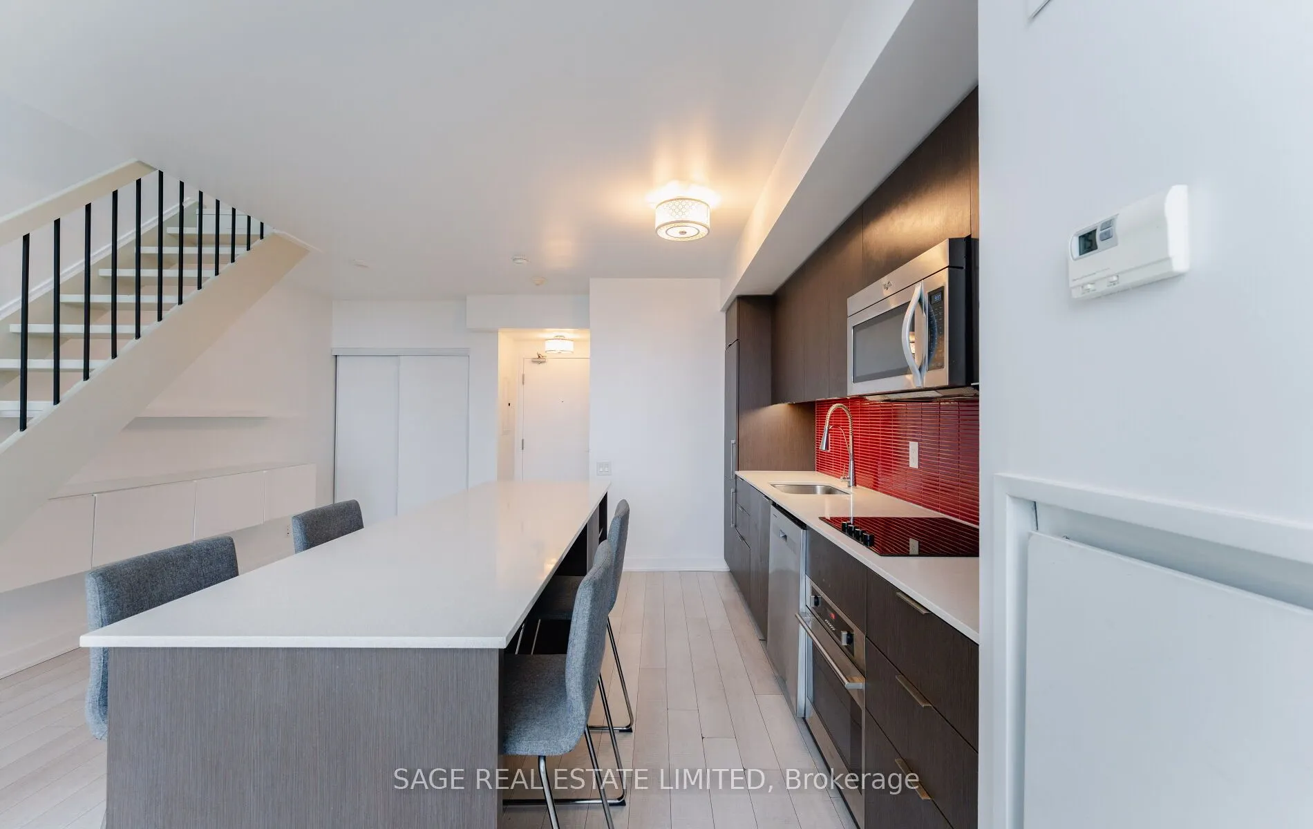 5 Hanna Avenue, #718