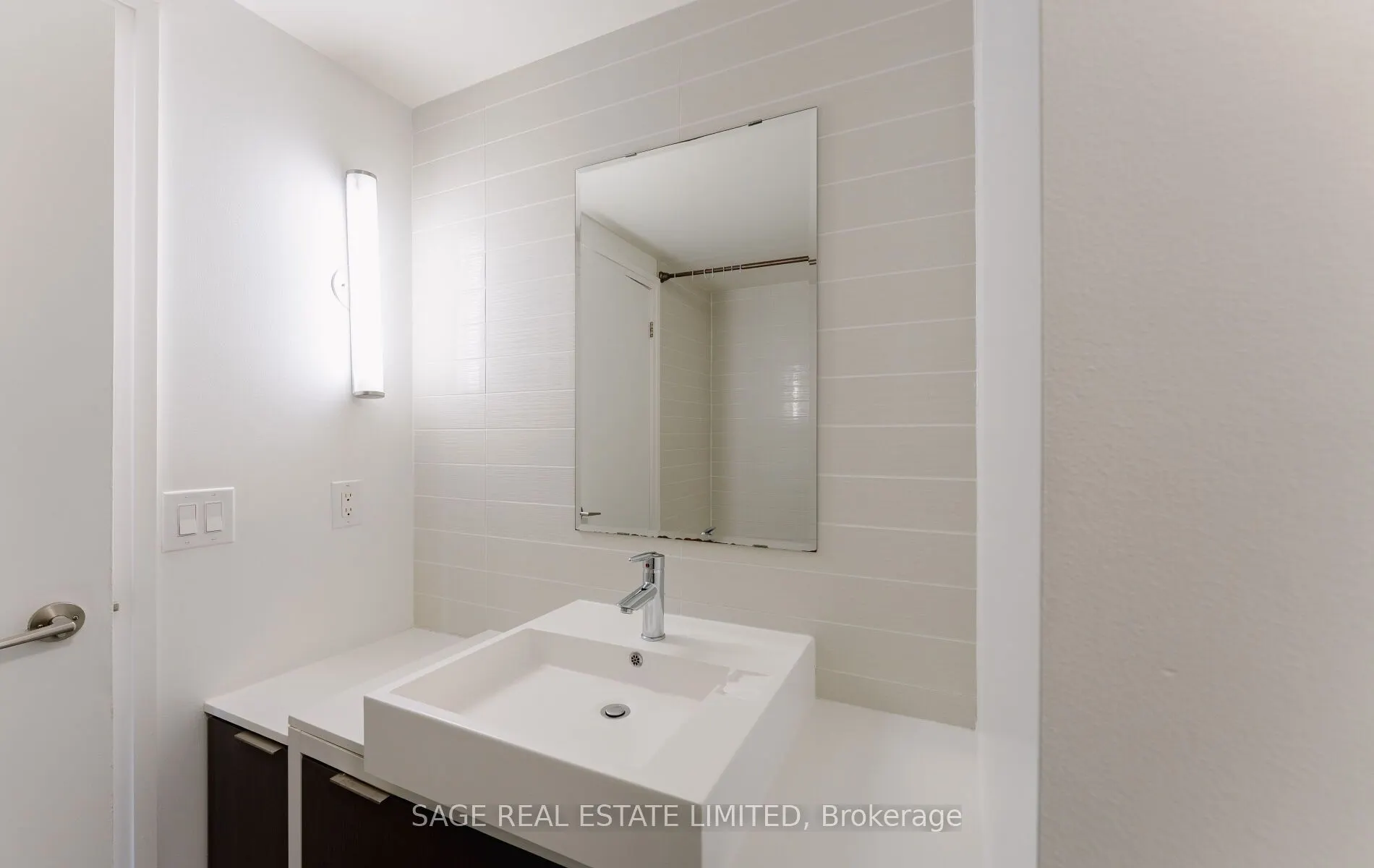 5 Hanna Avenue, #718