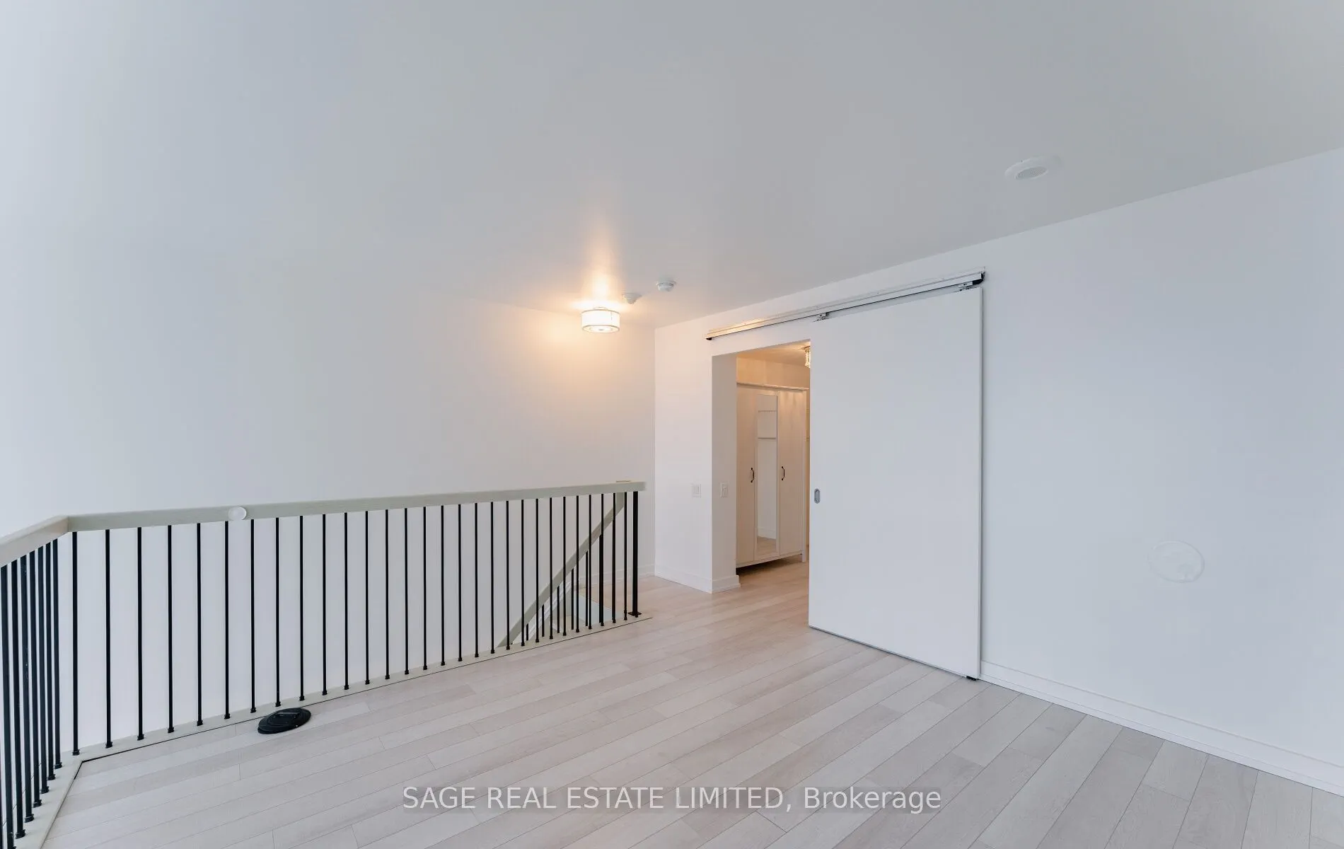 5 Hanna Avenue, #718