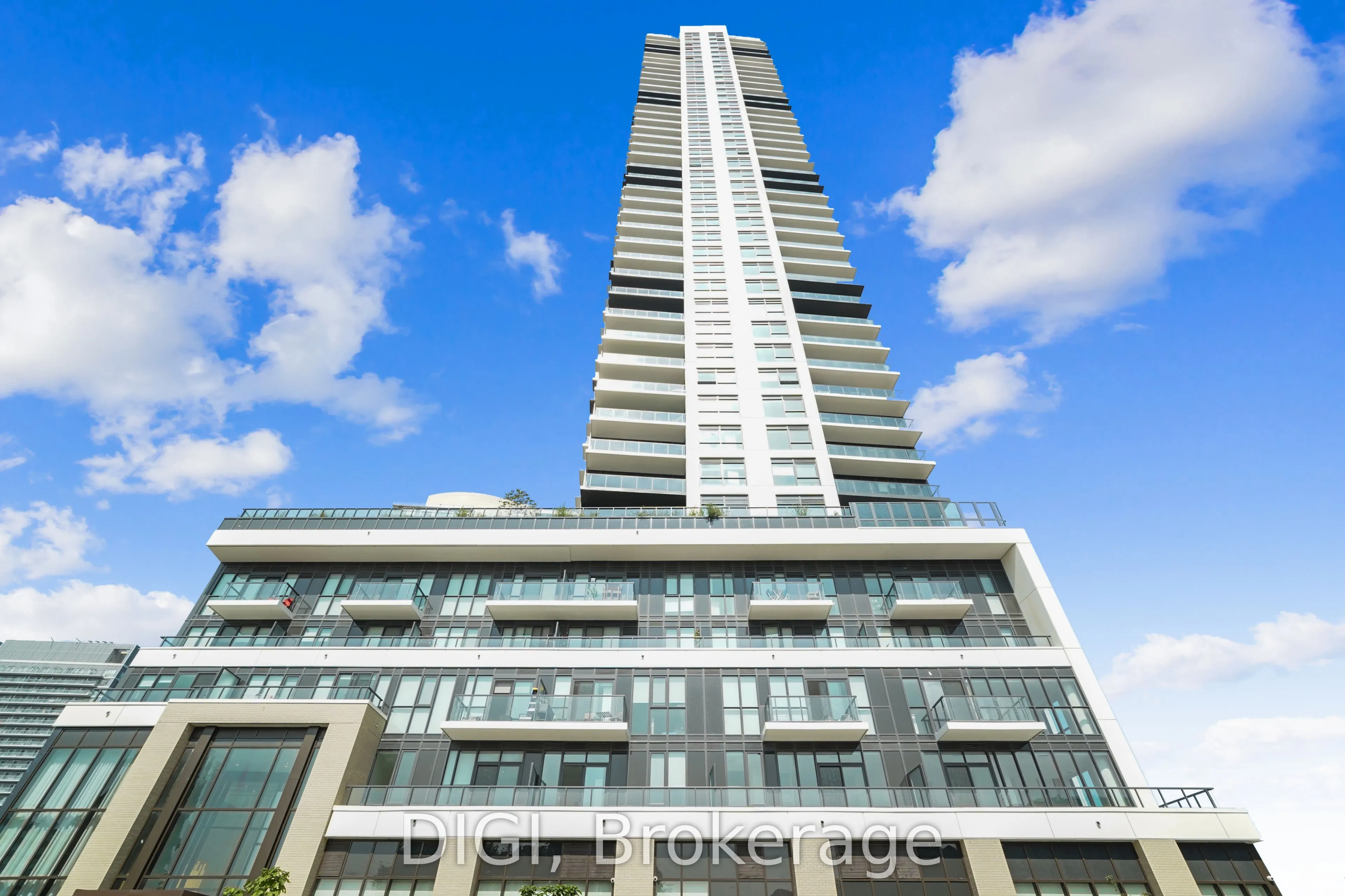 325 Yorkland Boulevard, #212