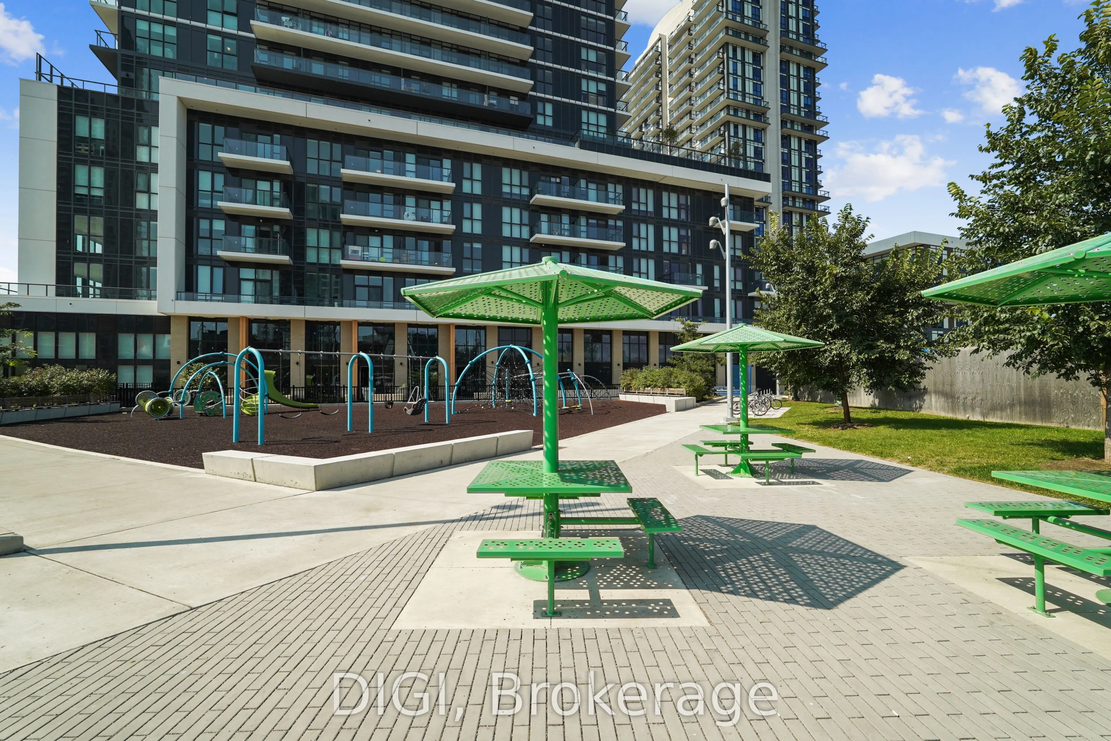 325 Yorkland Boulevard, #212