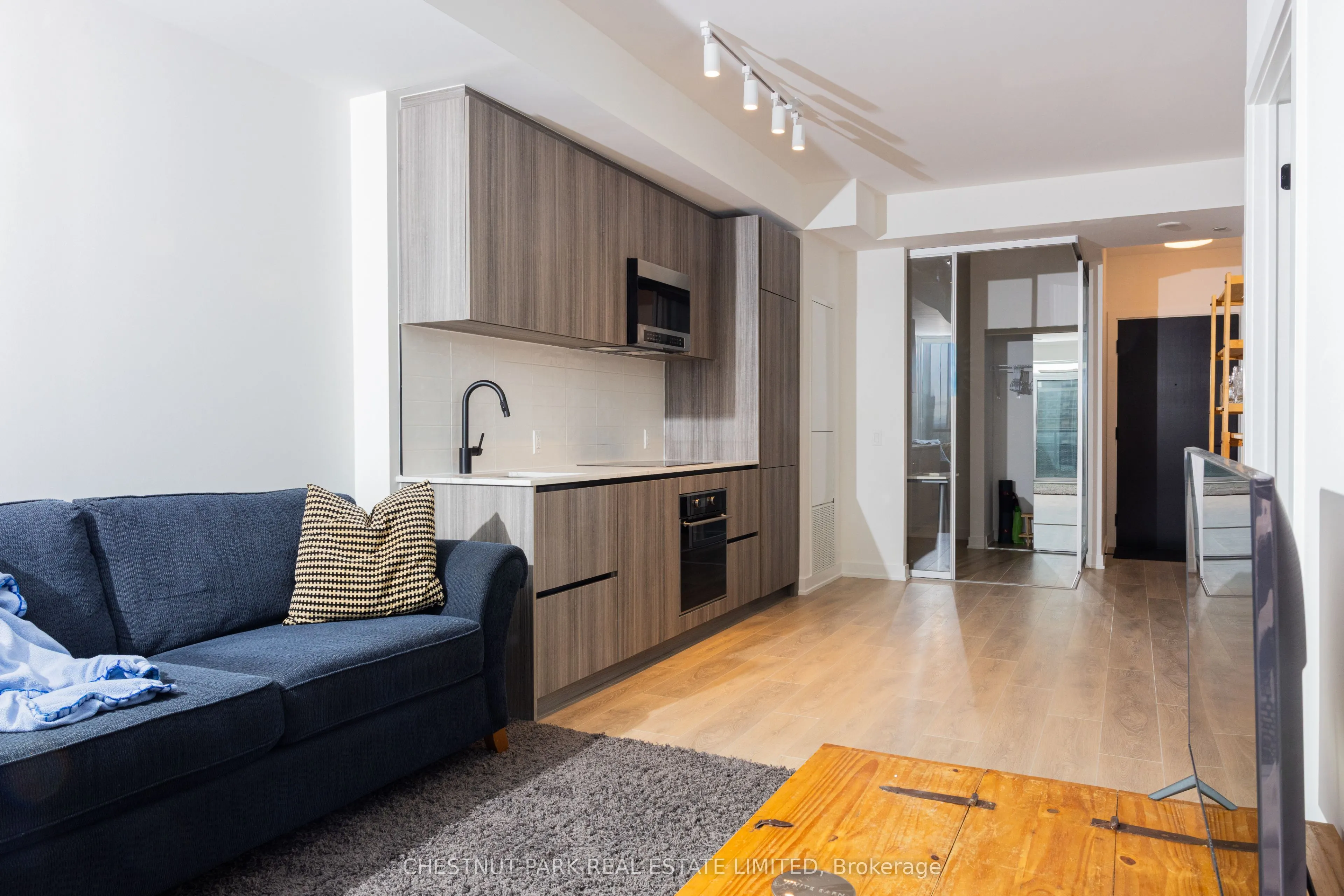 117 Broadway Avenue, #1807