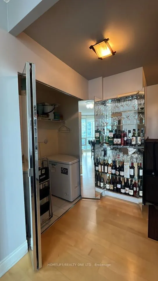 763 Bay Street, #4901