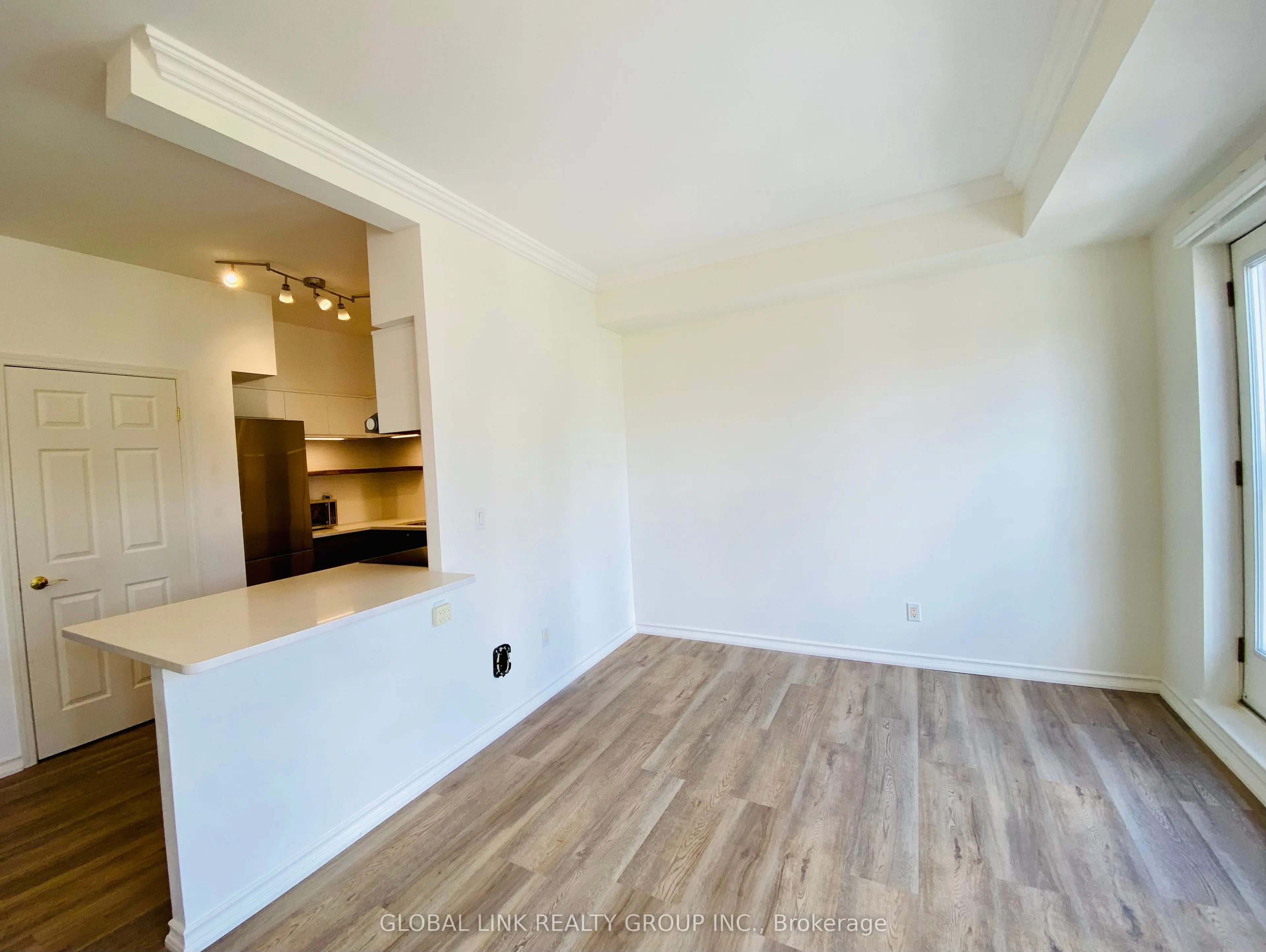 120 Lombard Street, #607
