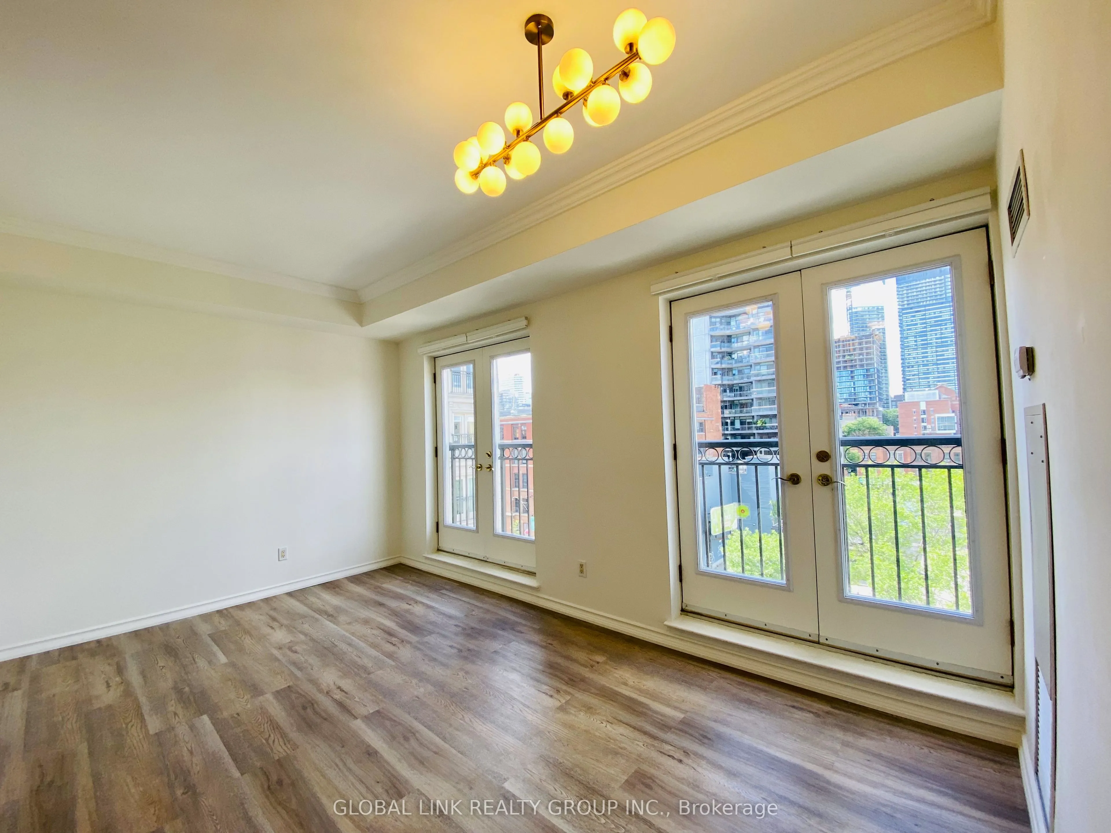 120 Lombard Street, #607