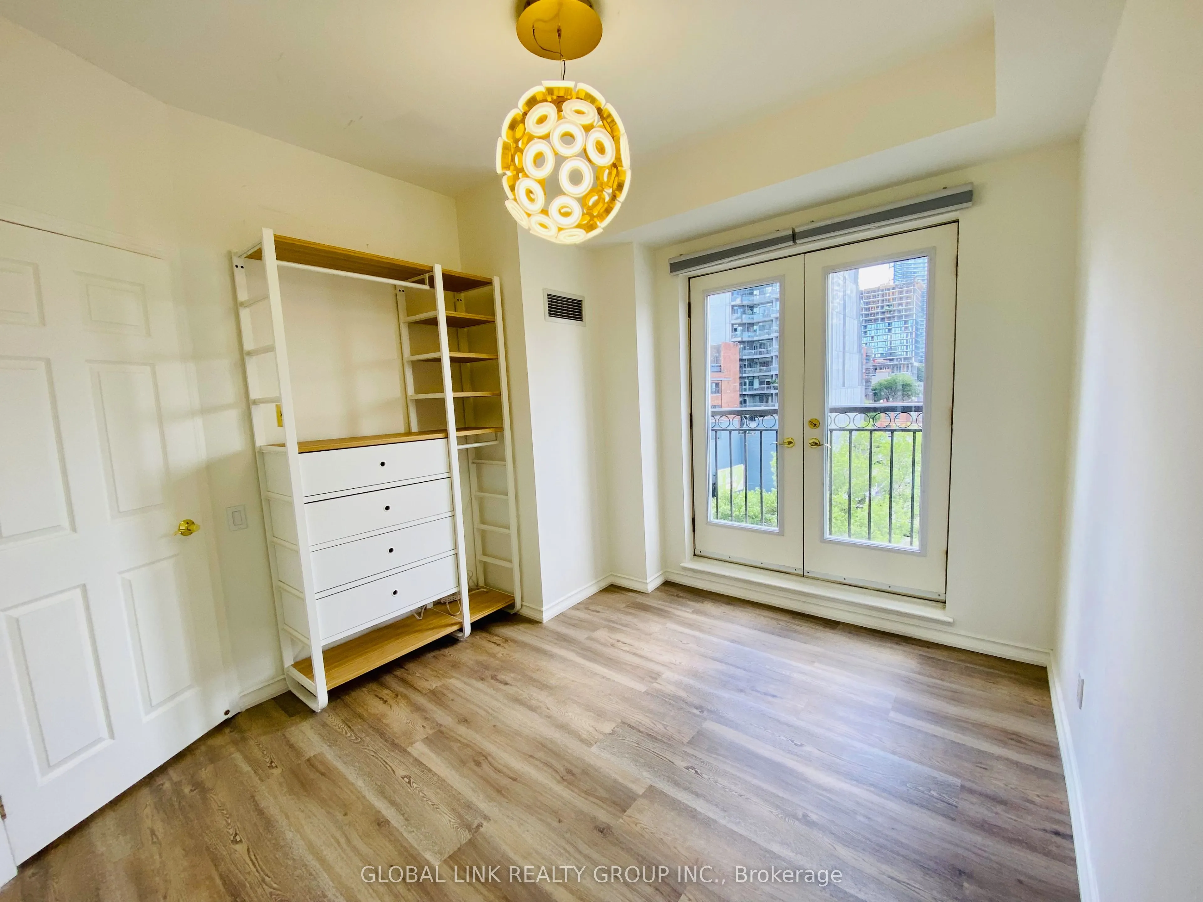 120 Lombard Street, #607