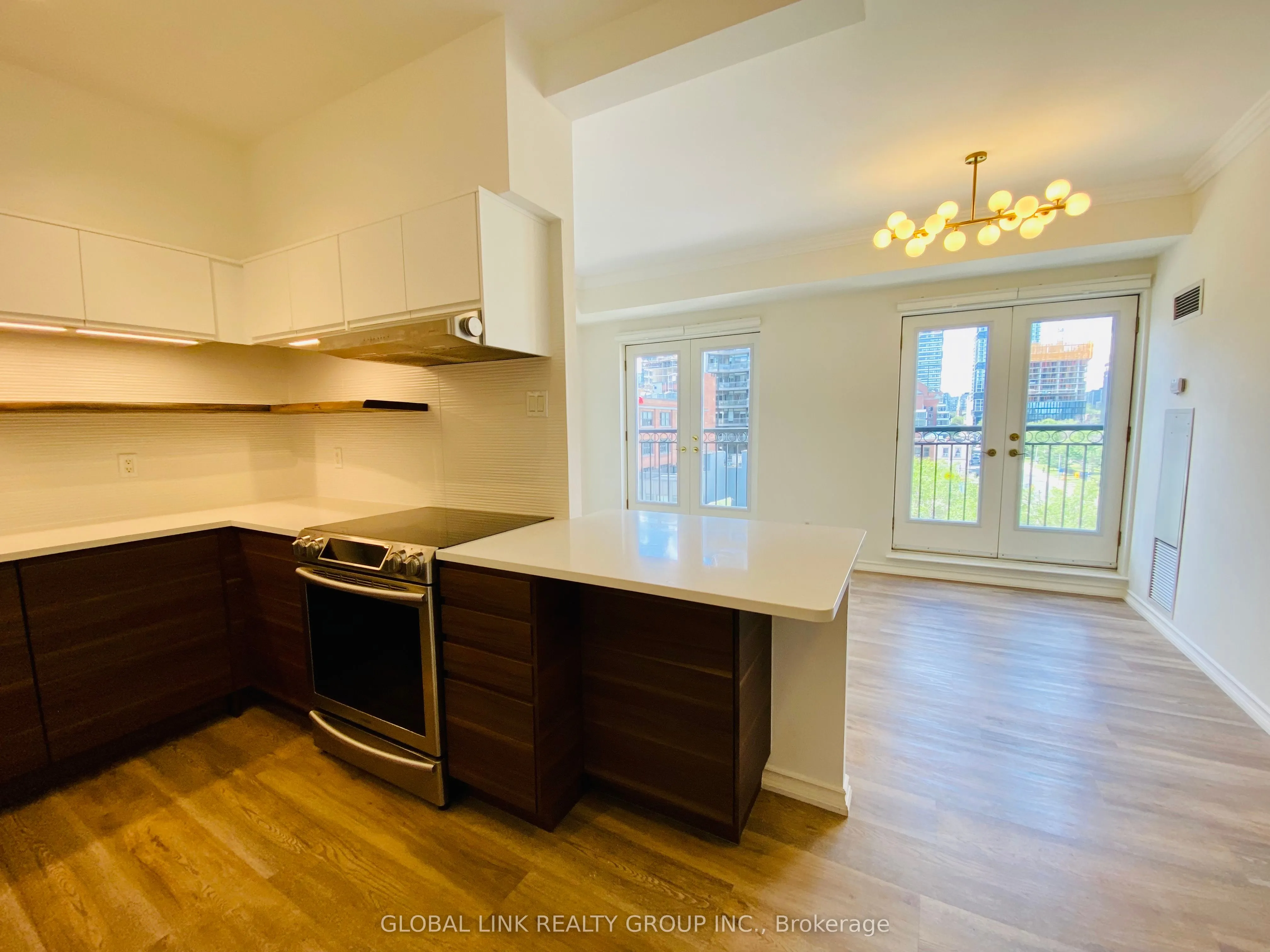 120 Lombard Street, #607