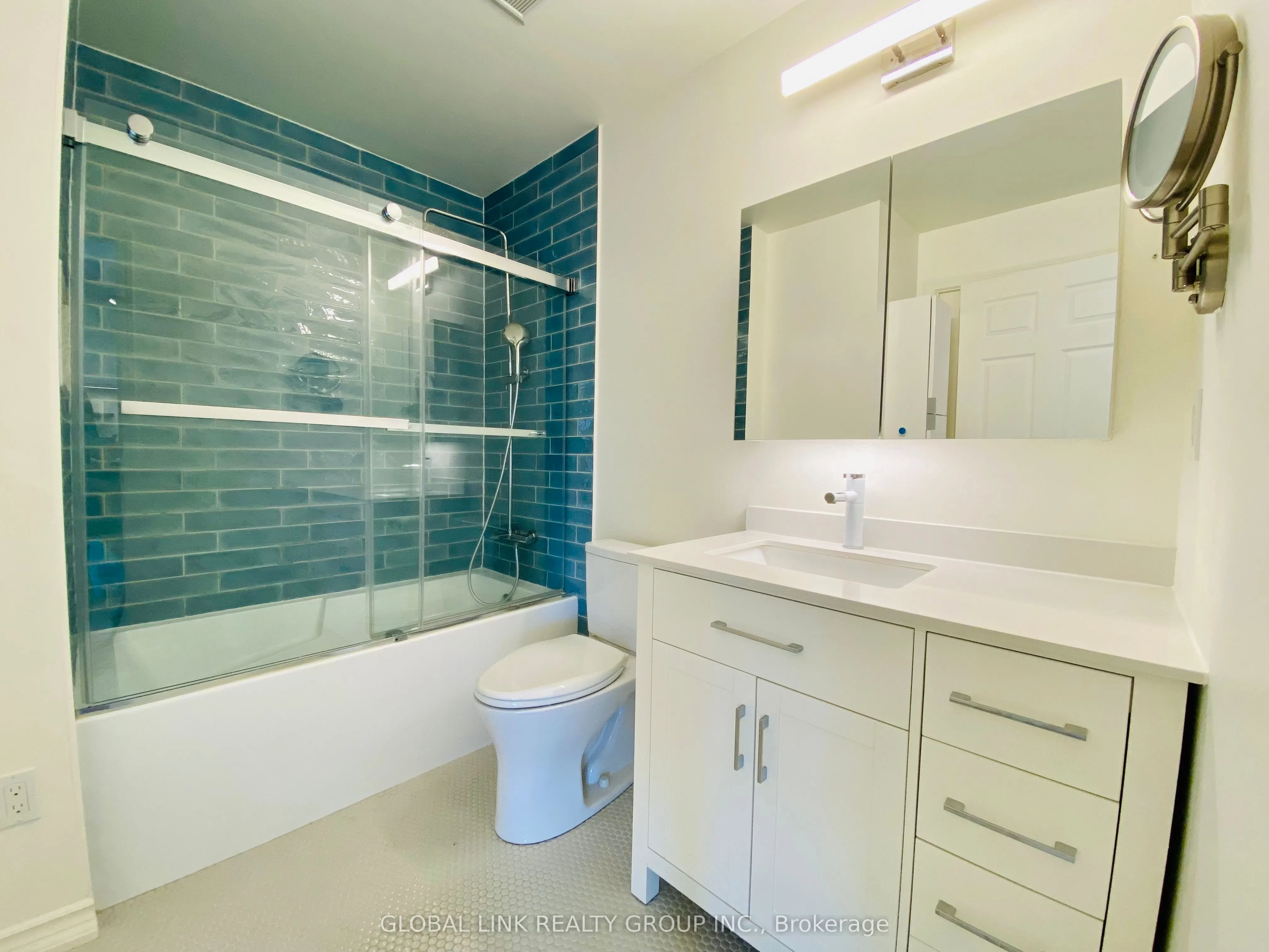 120 Lombard Street, #607
