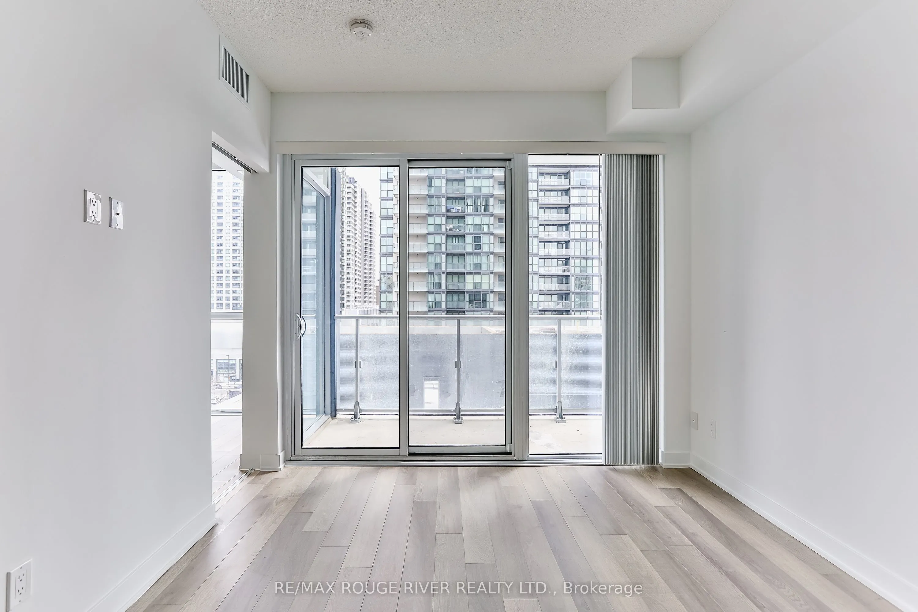5180 Yonge Street, #708