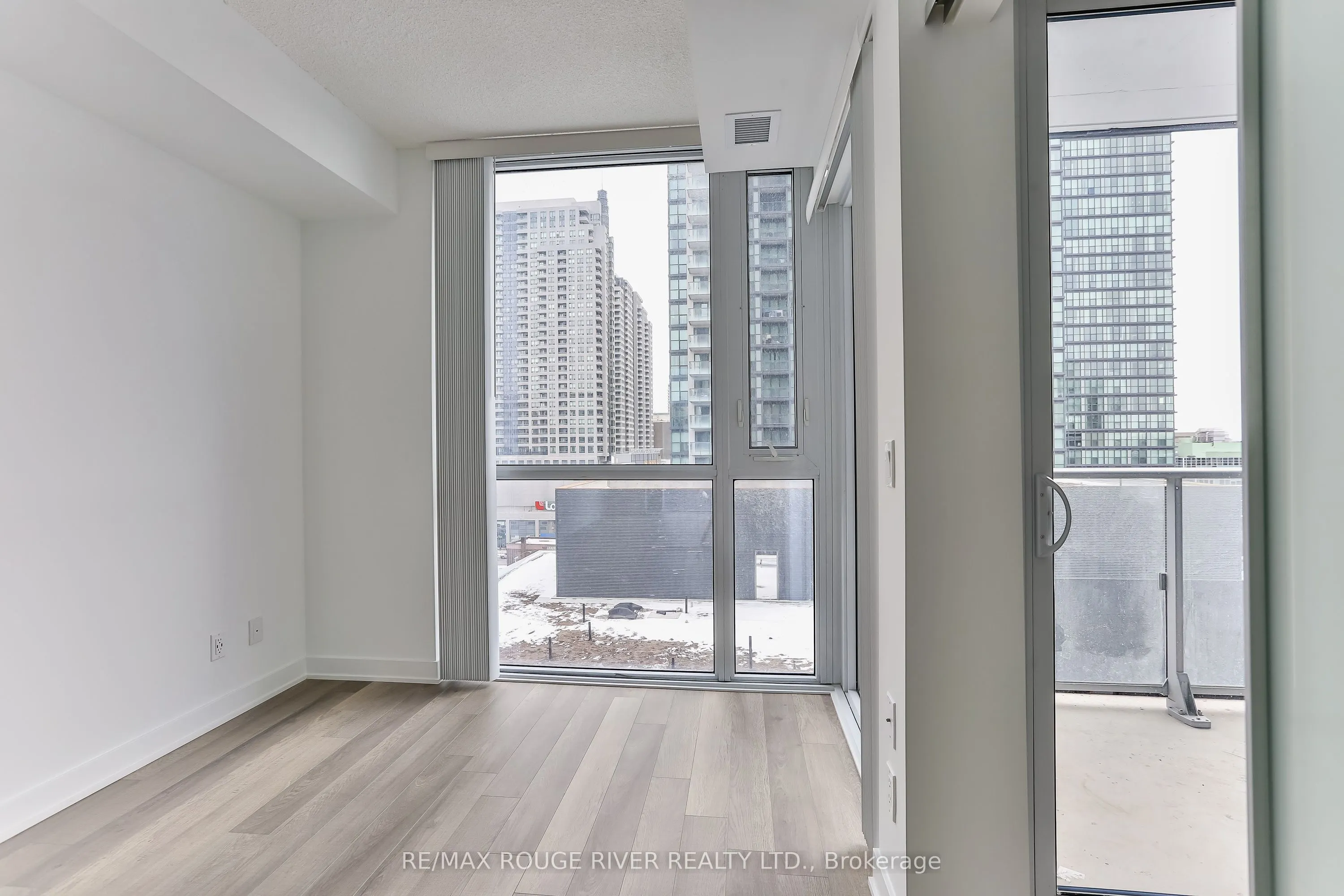 5180 Yonge Street, #708