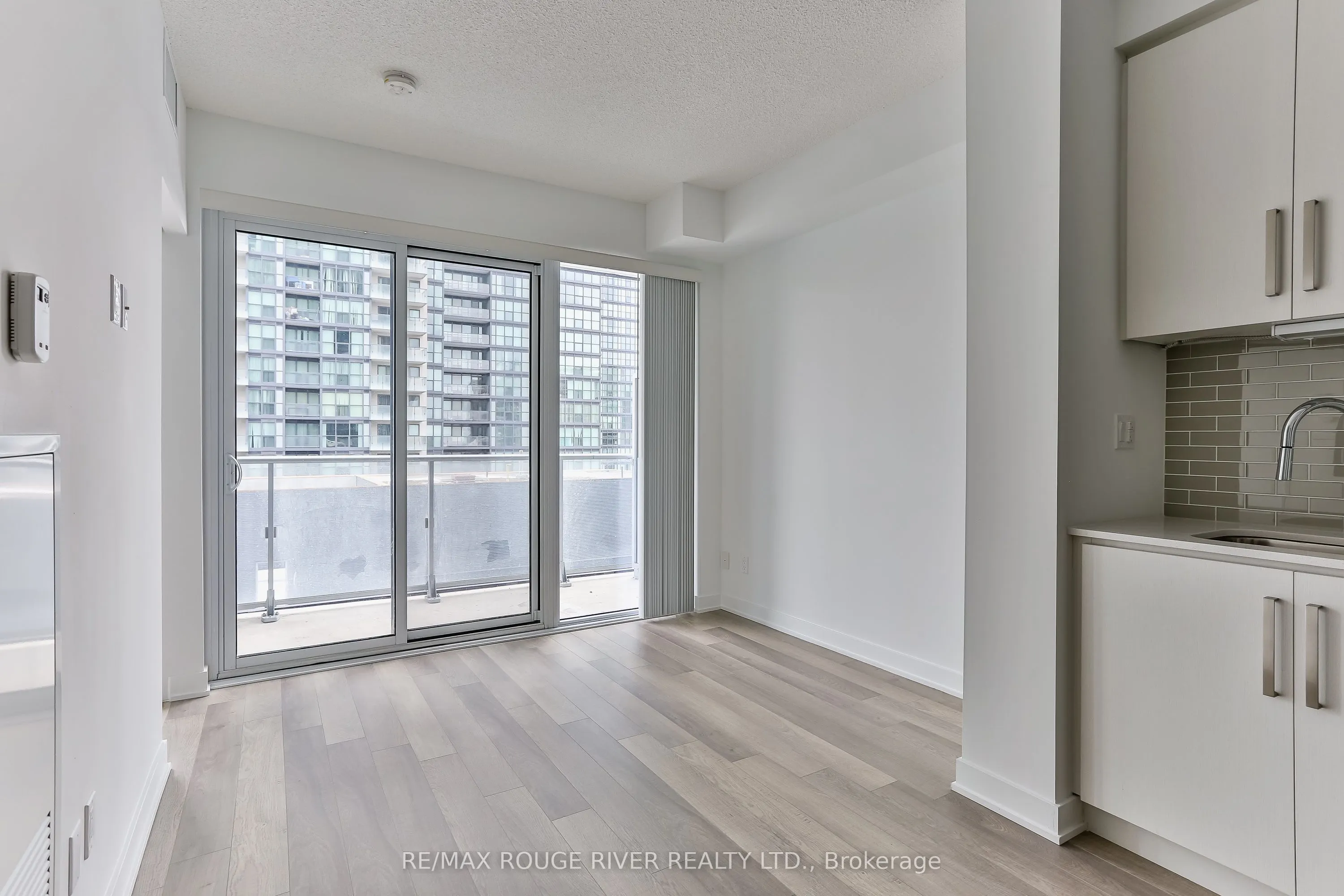 5180 Yonge Street, #708