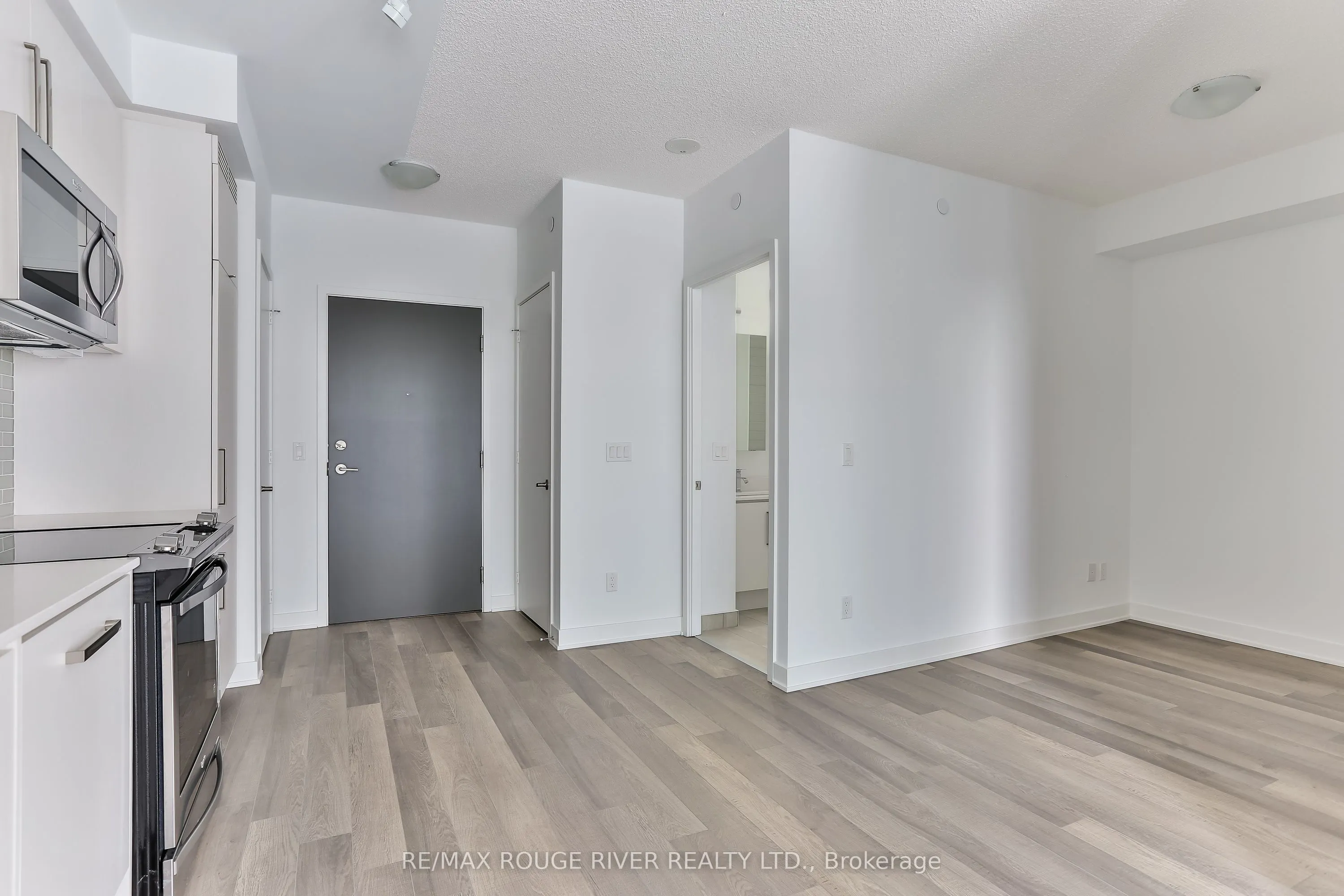 5180 Yonge Street, #708
