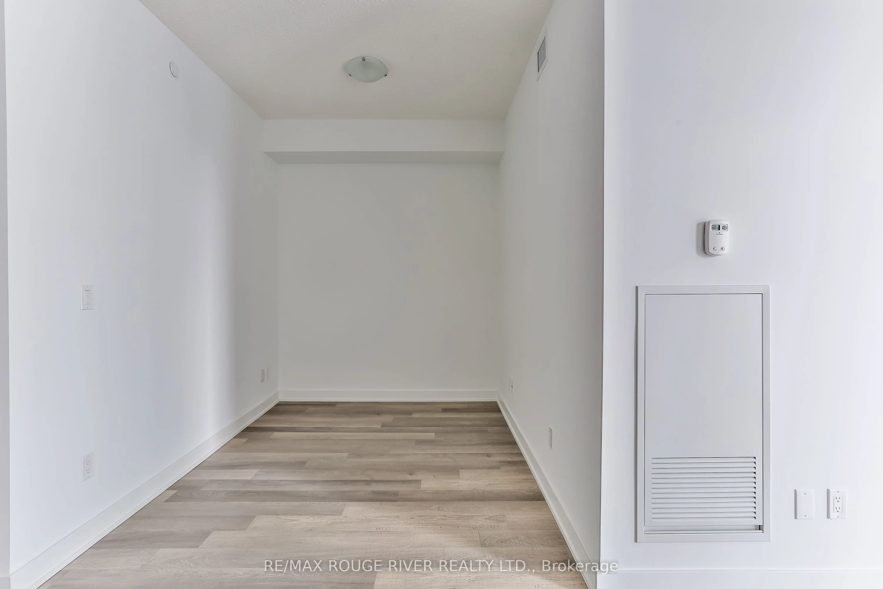 5180 Yonge Street, #708