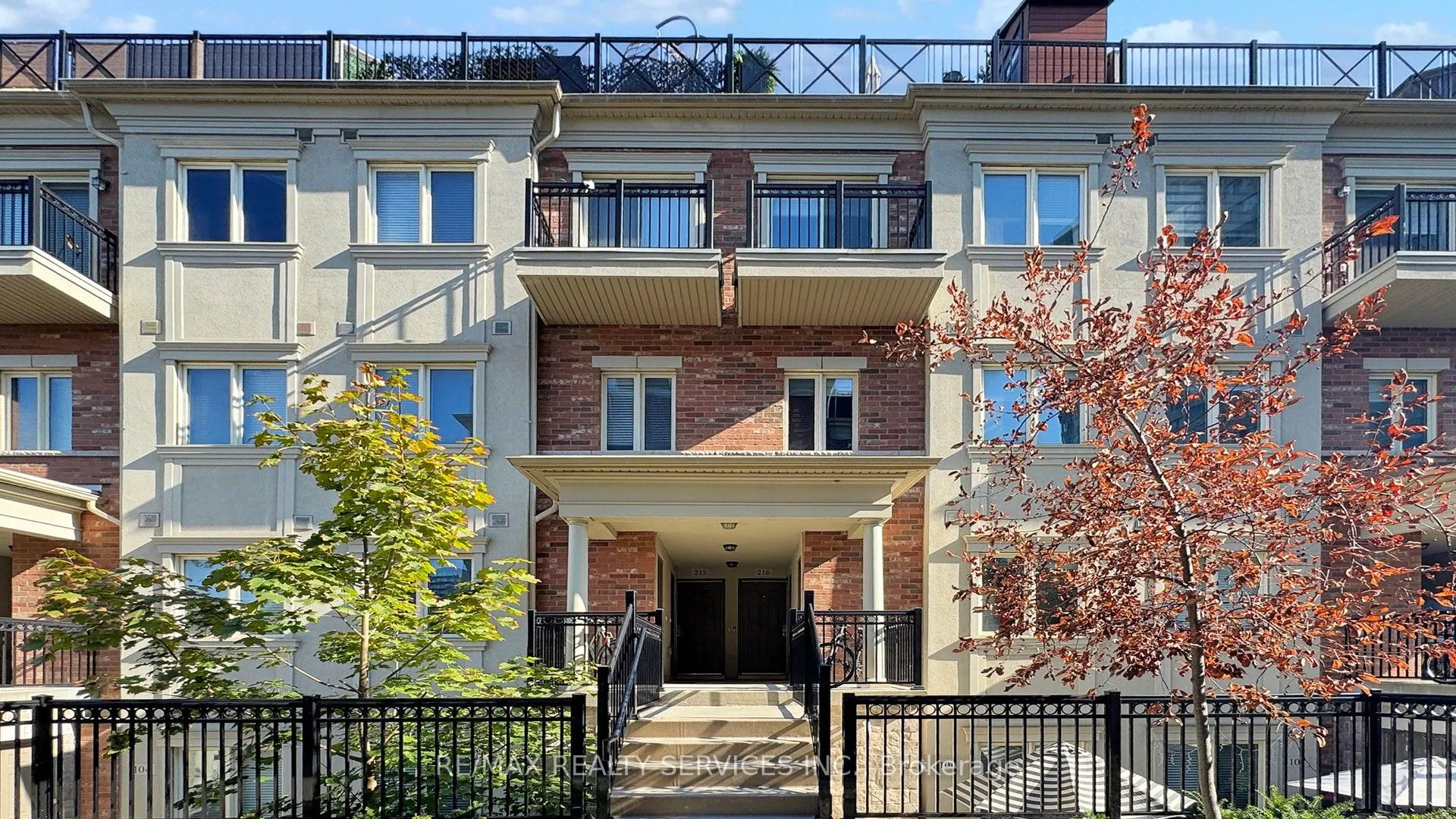 17 Coneflower Crescent