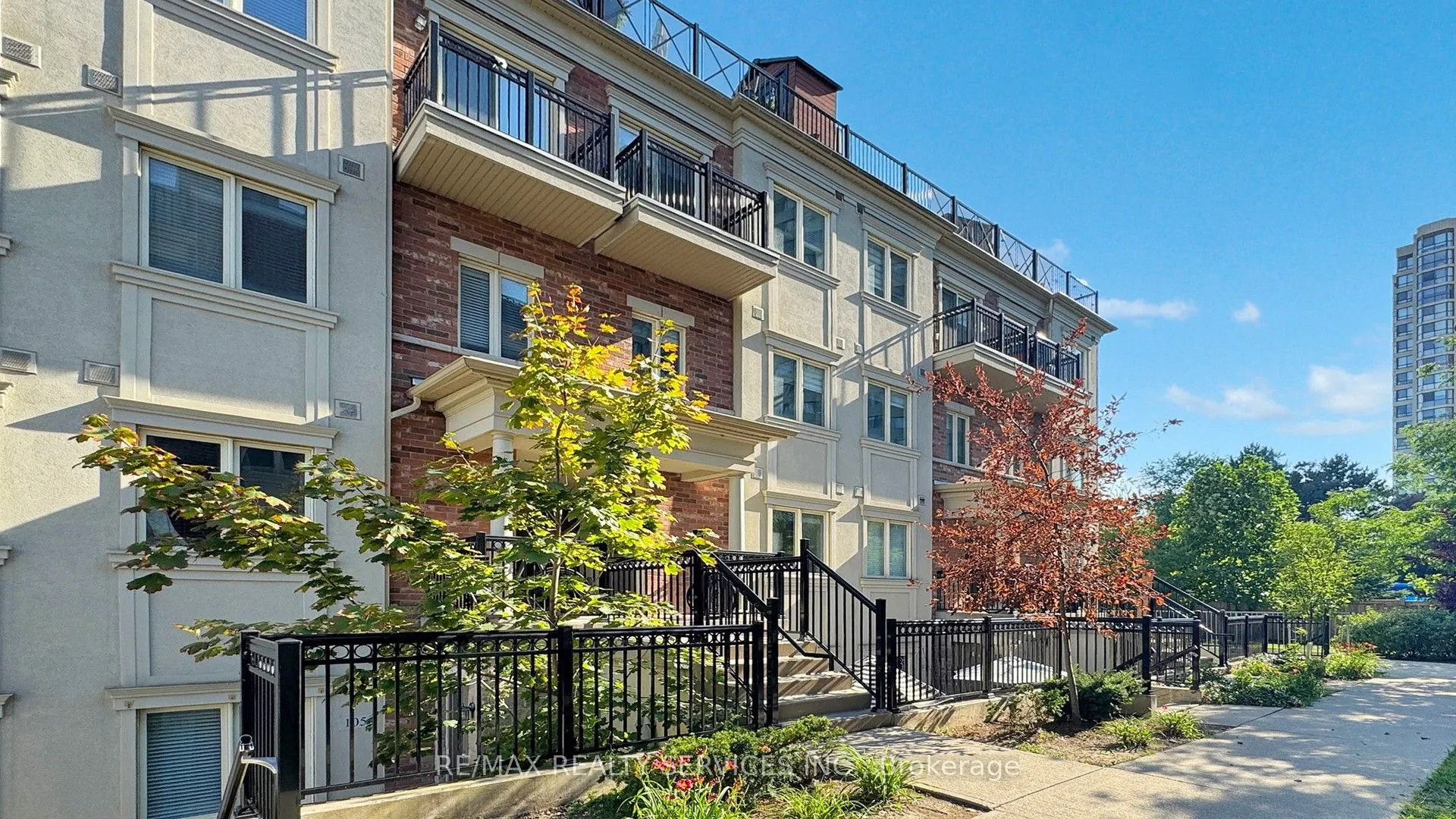 17 Coneflower Crescent