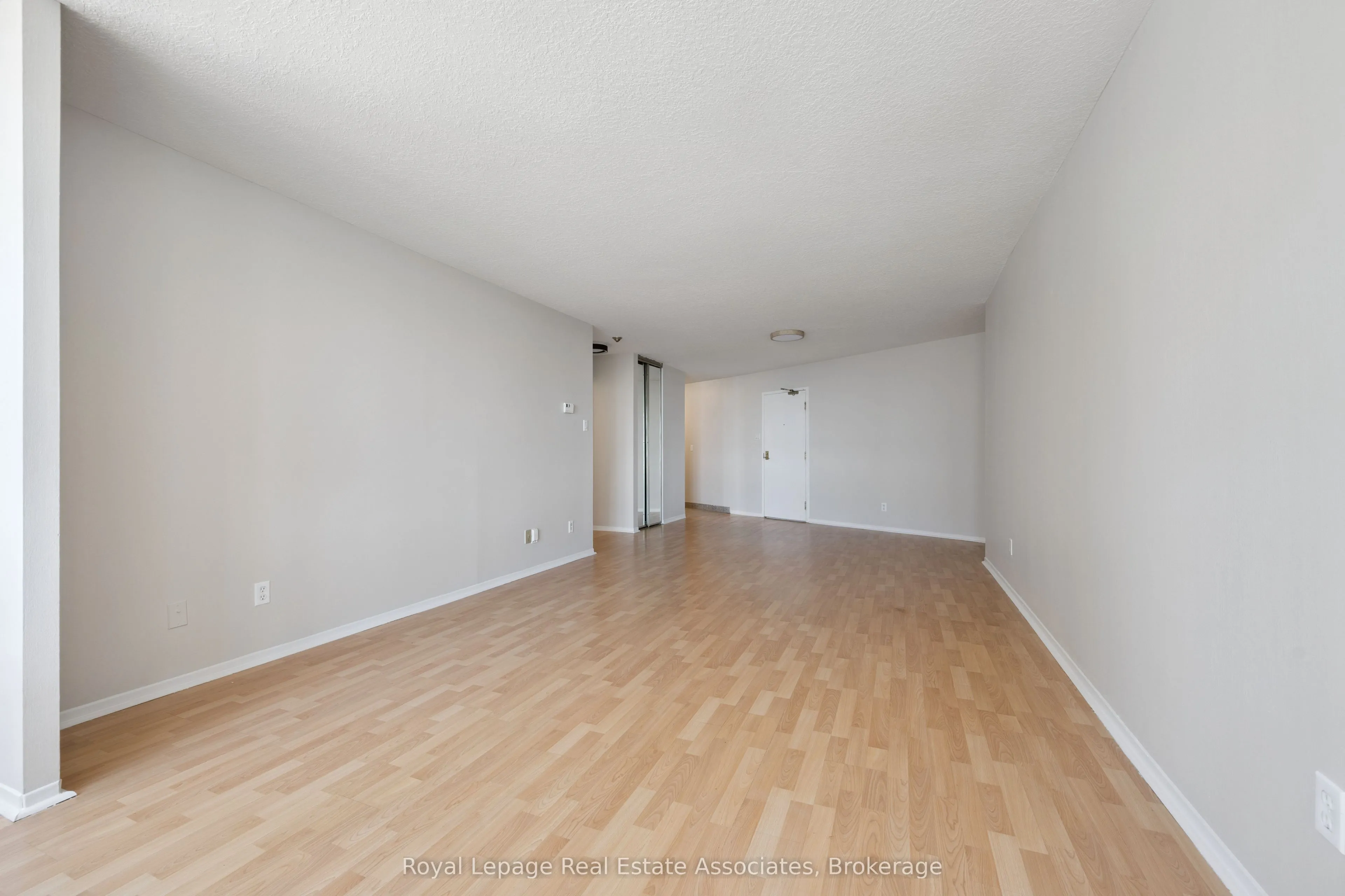 260 Queens Quay W, #1004