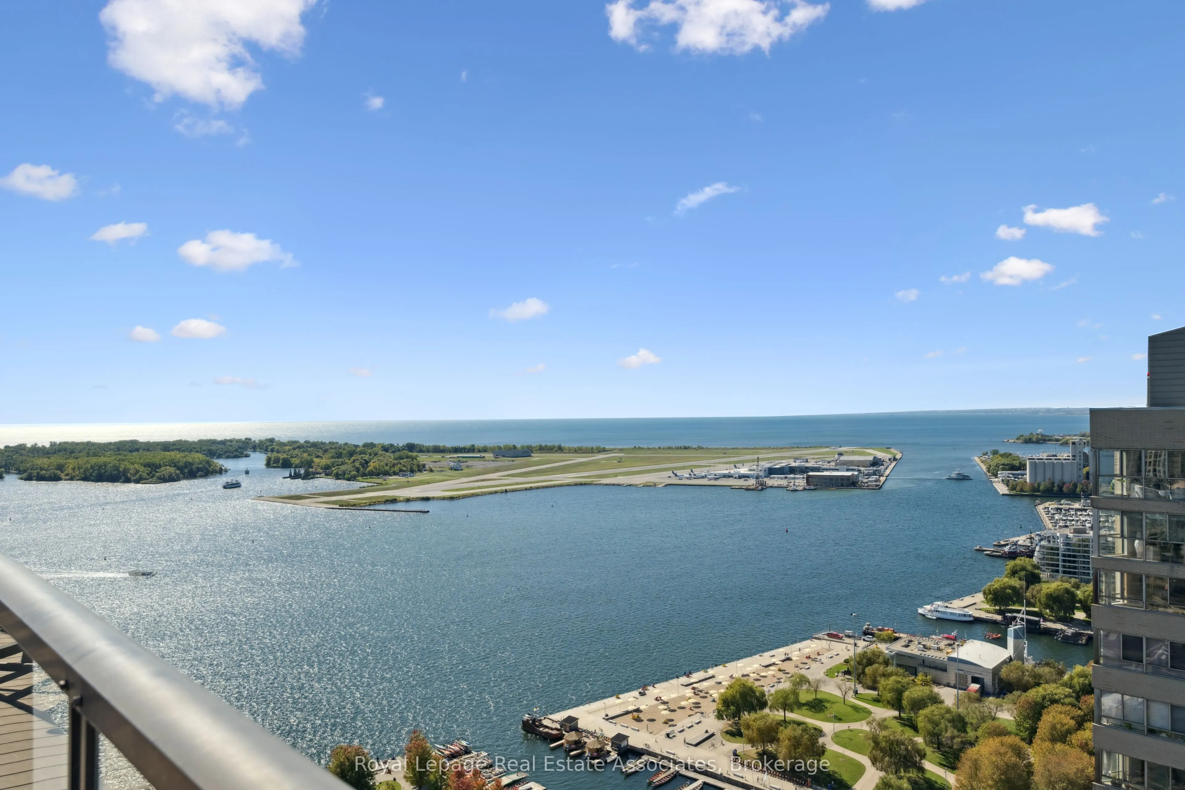260 Queens Quay W, #1004