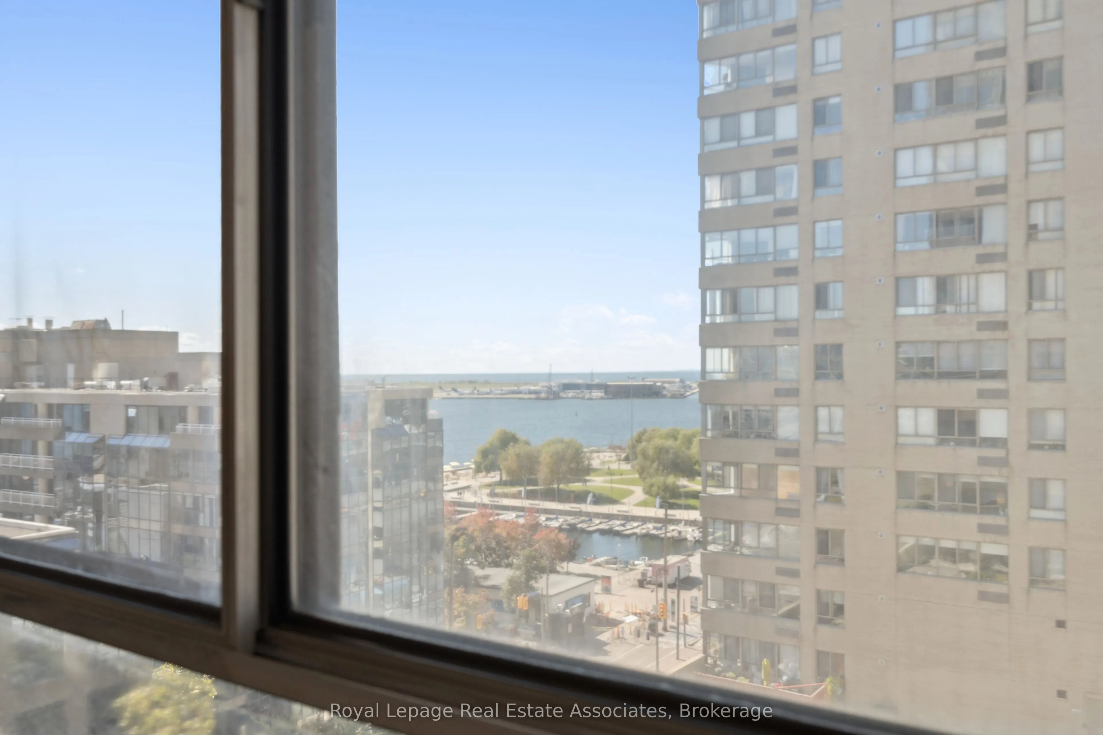 260 Queens Quay W, #1004