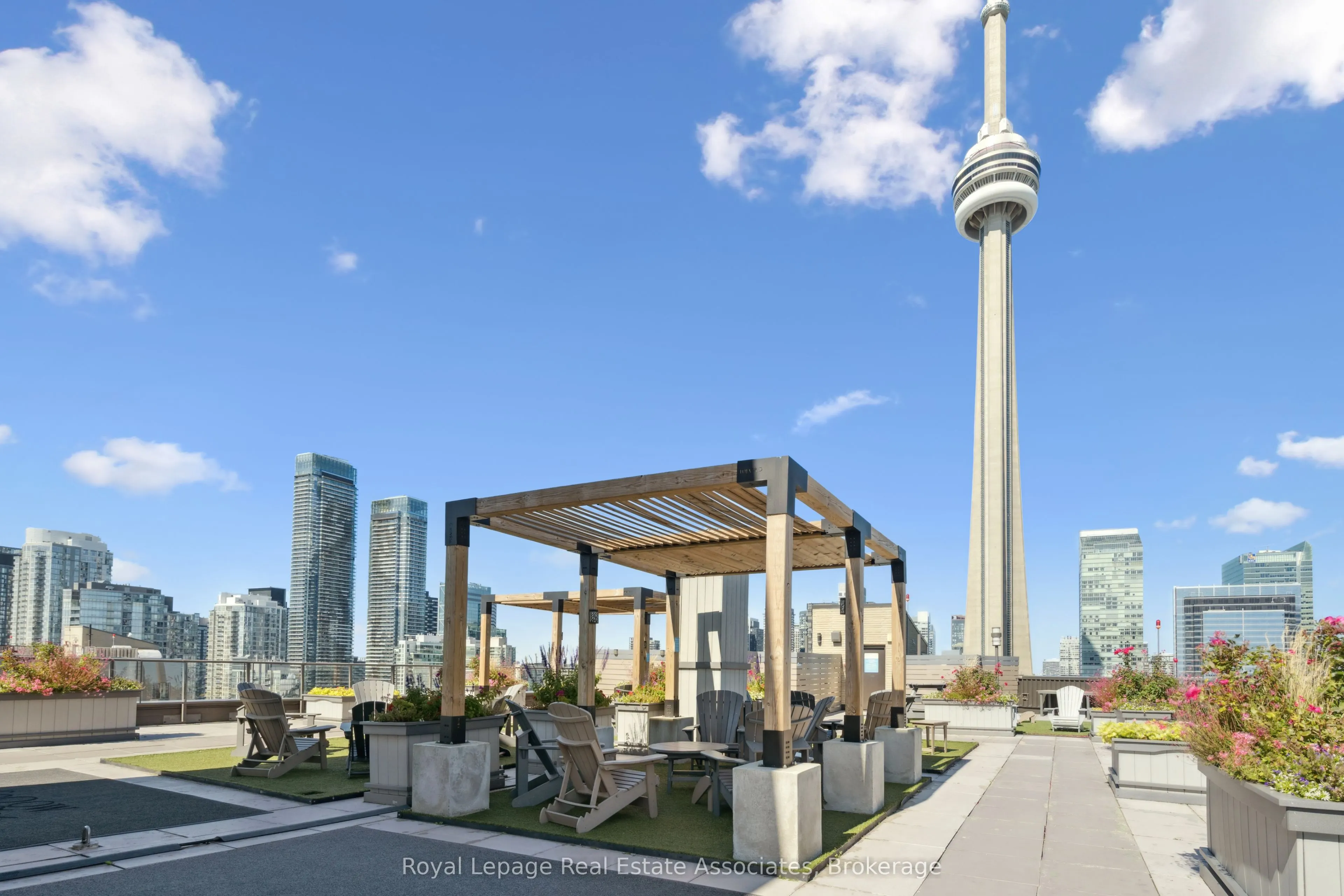 260 Queens Quay W, #1004