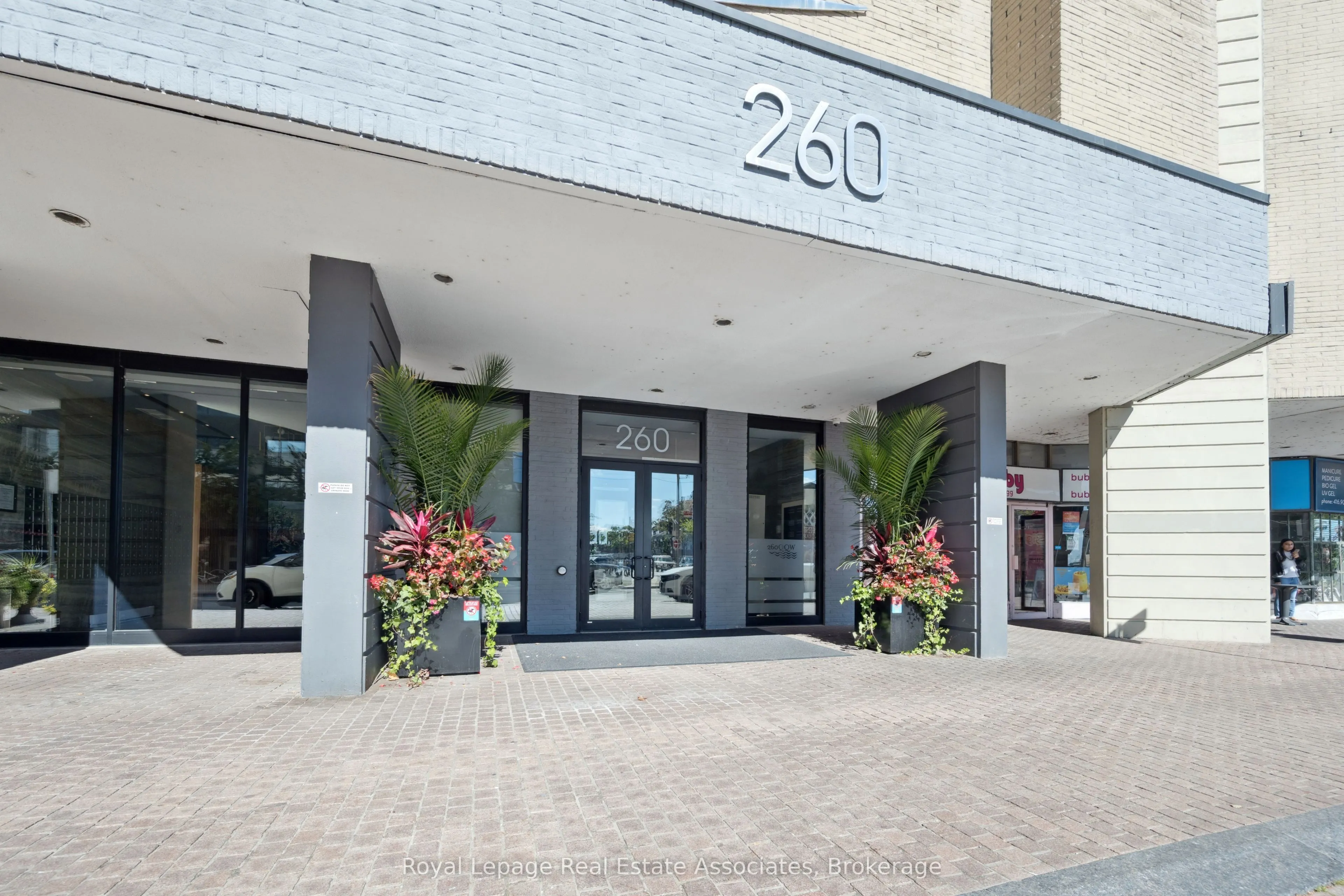 260 Queens Quay W, #1004