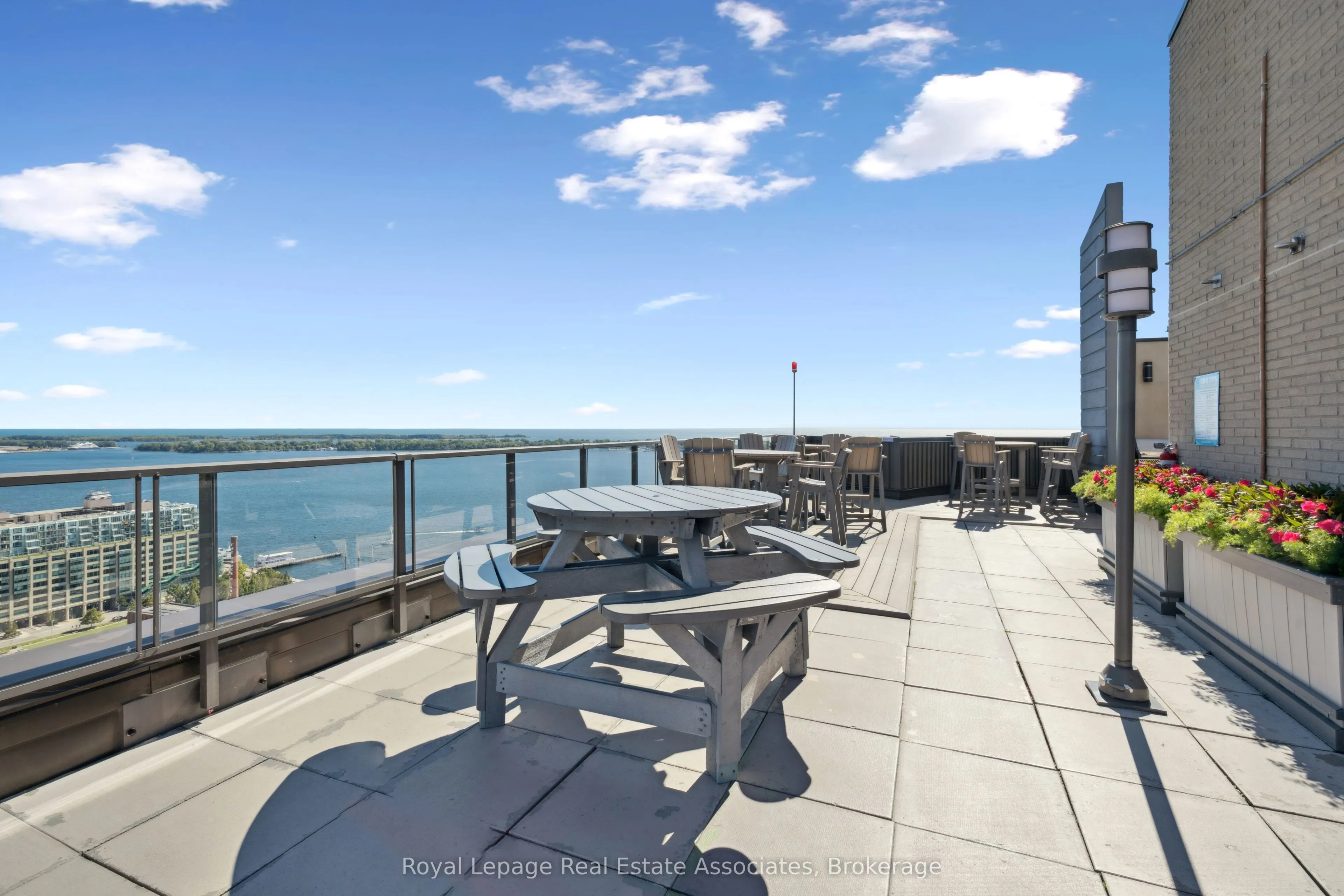 260 Queens Quay W, #1004
