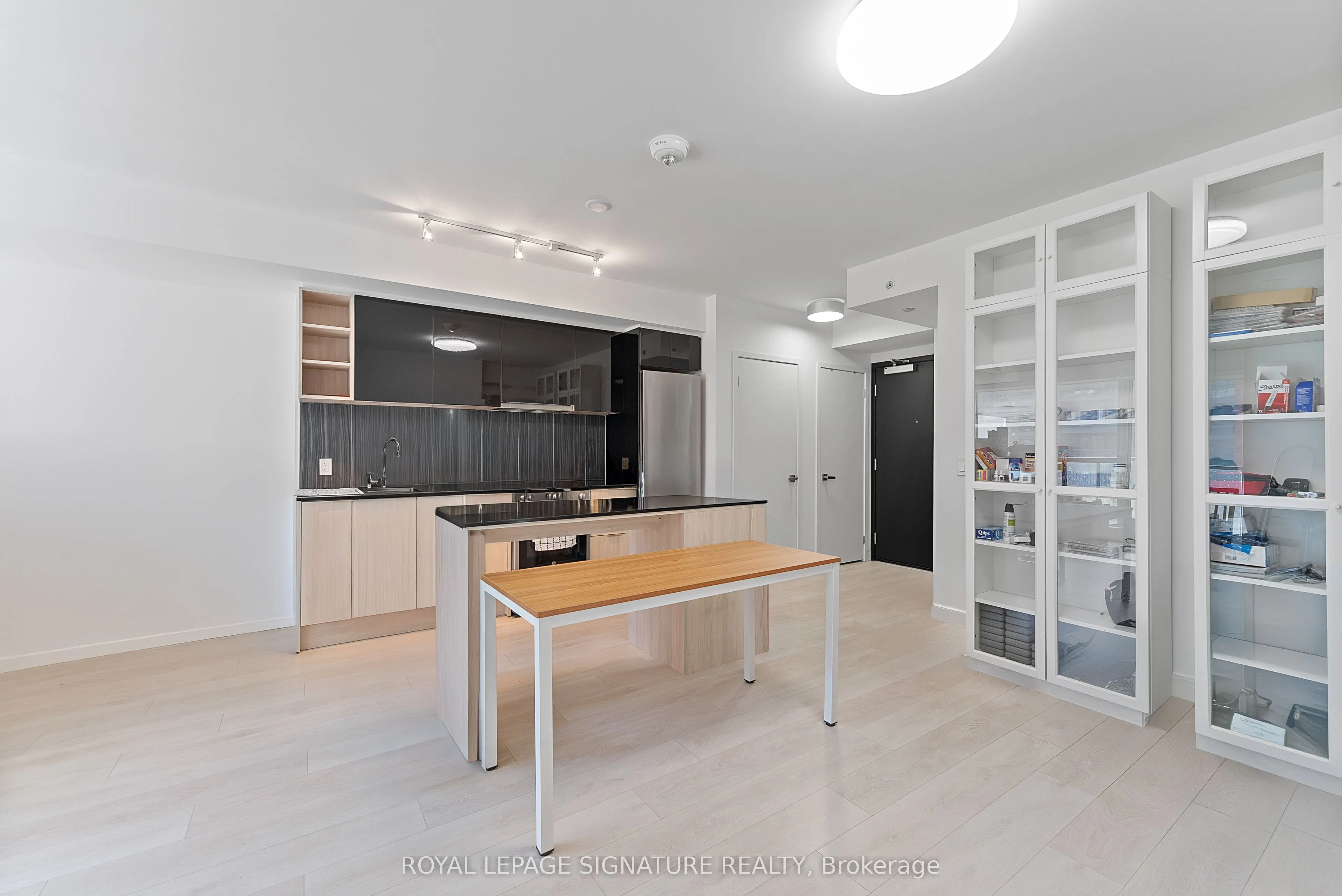 31 Tippett Road, #452