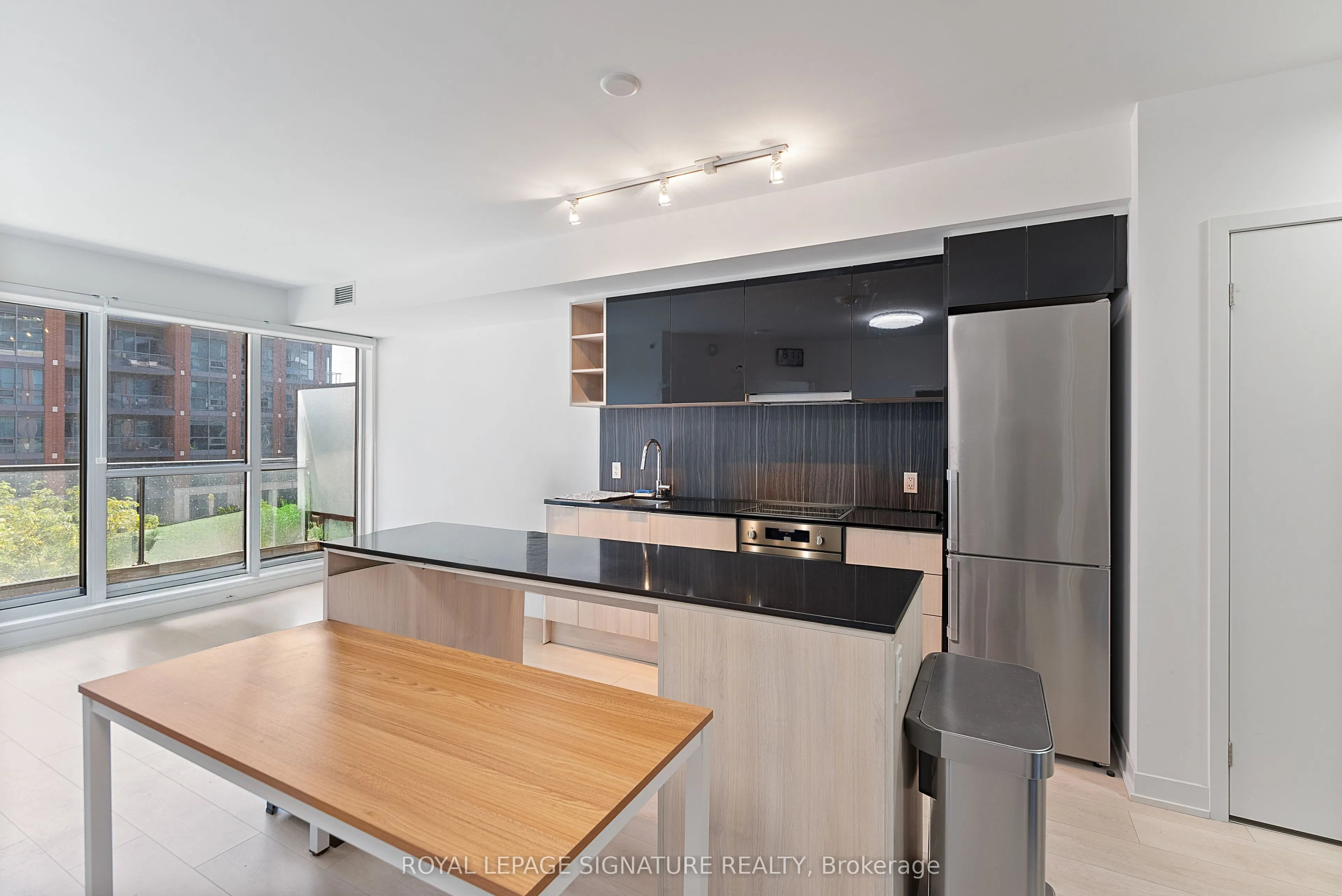 31 Tippett Road, #452