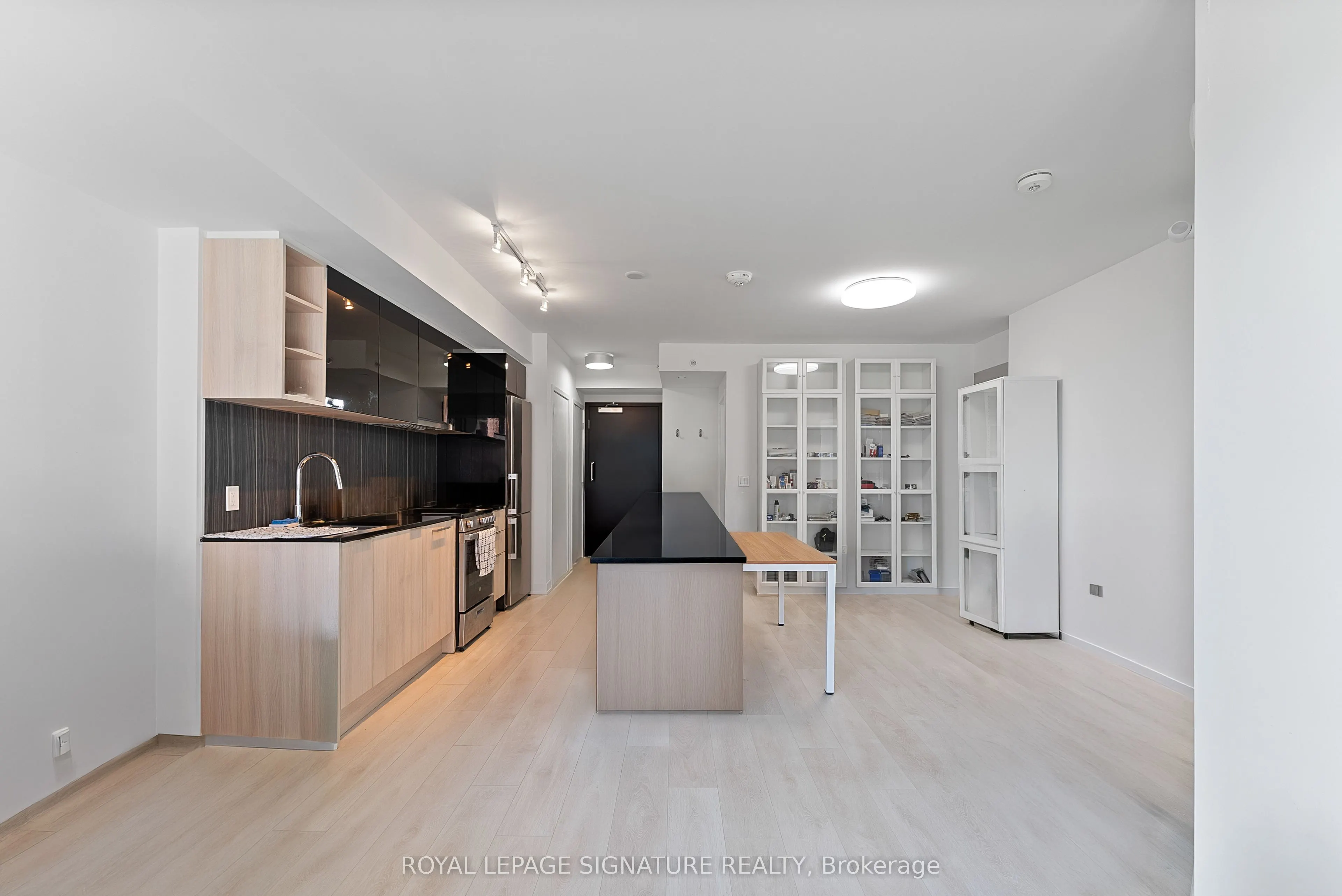 31 Tippett Road, #452