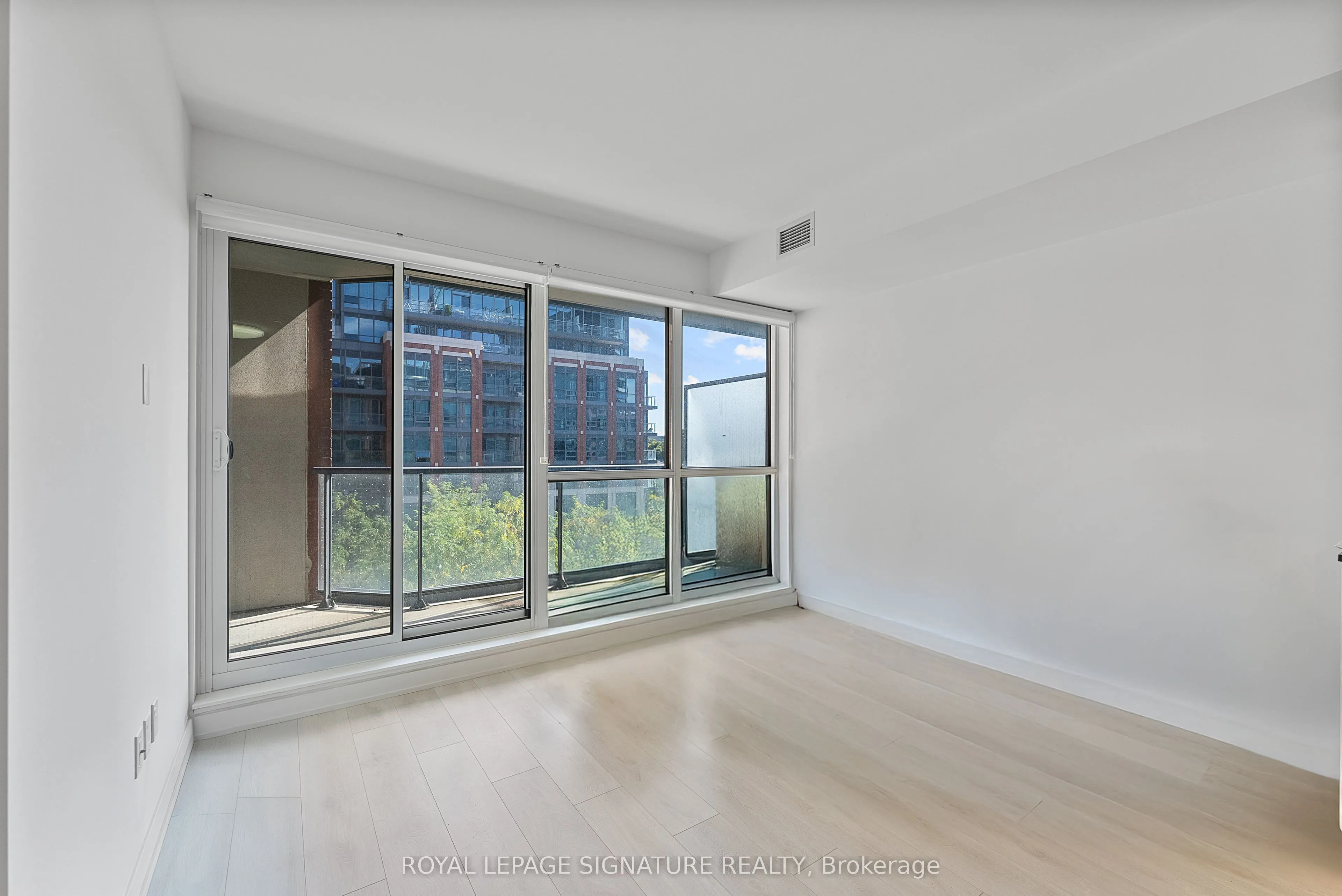 31 Tippett Road, #452