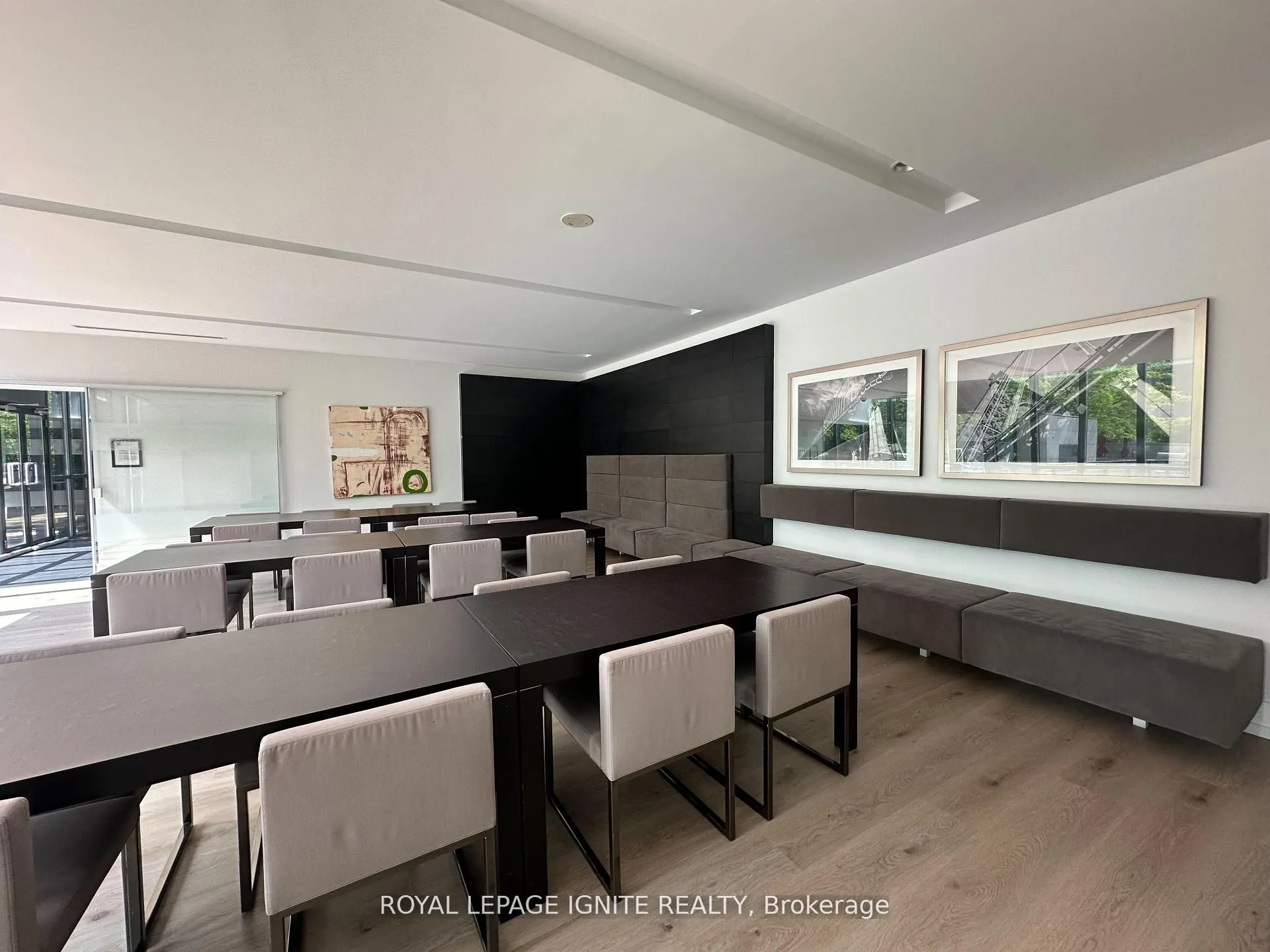 110 Charles Street E, #1809