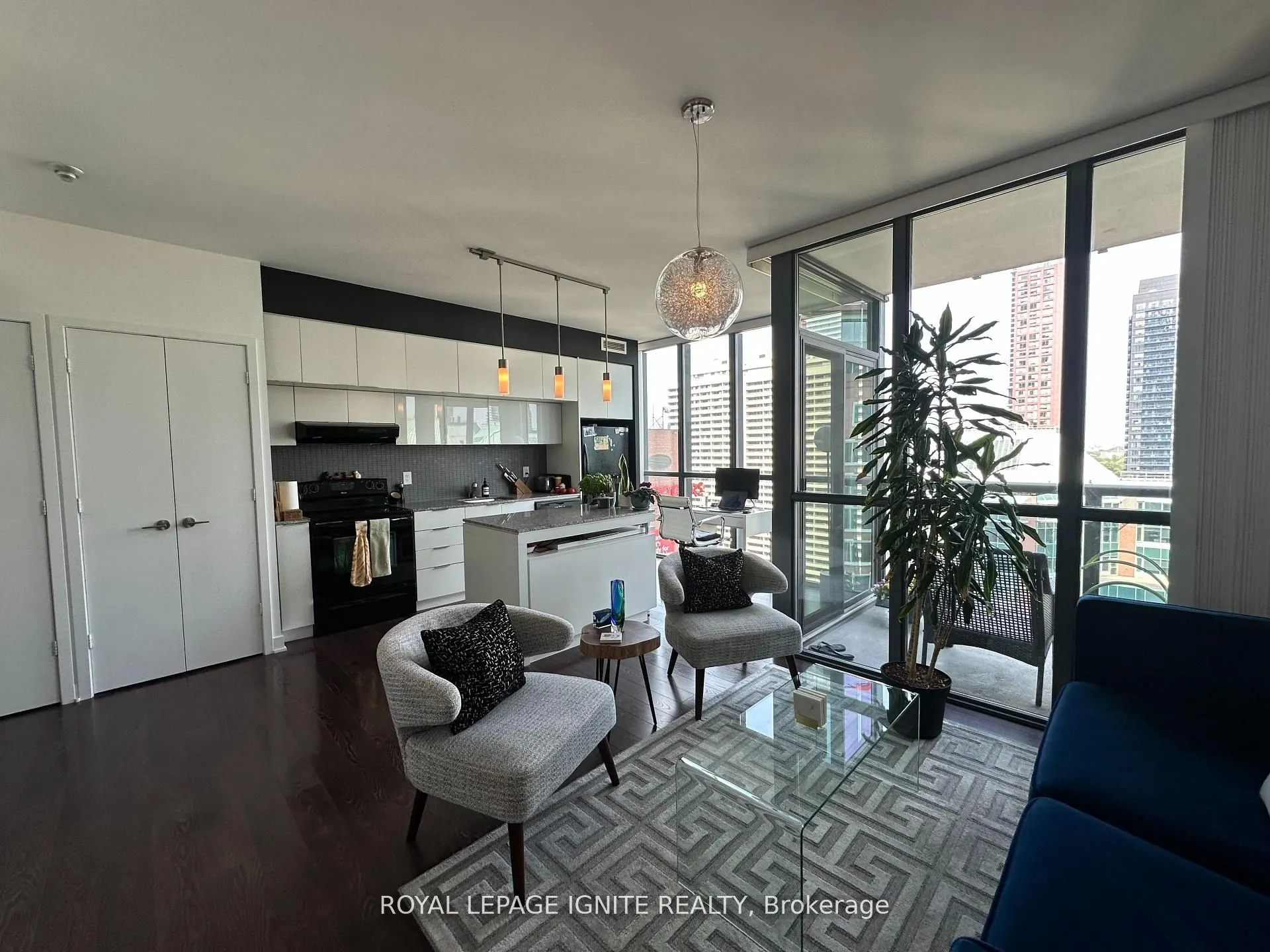 110 Charles Street E, #1809