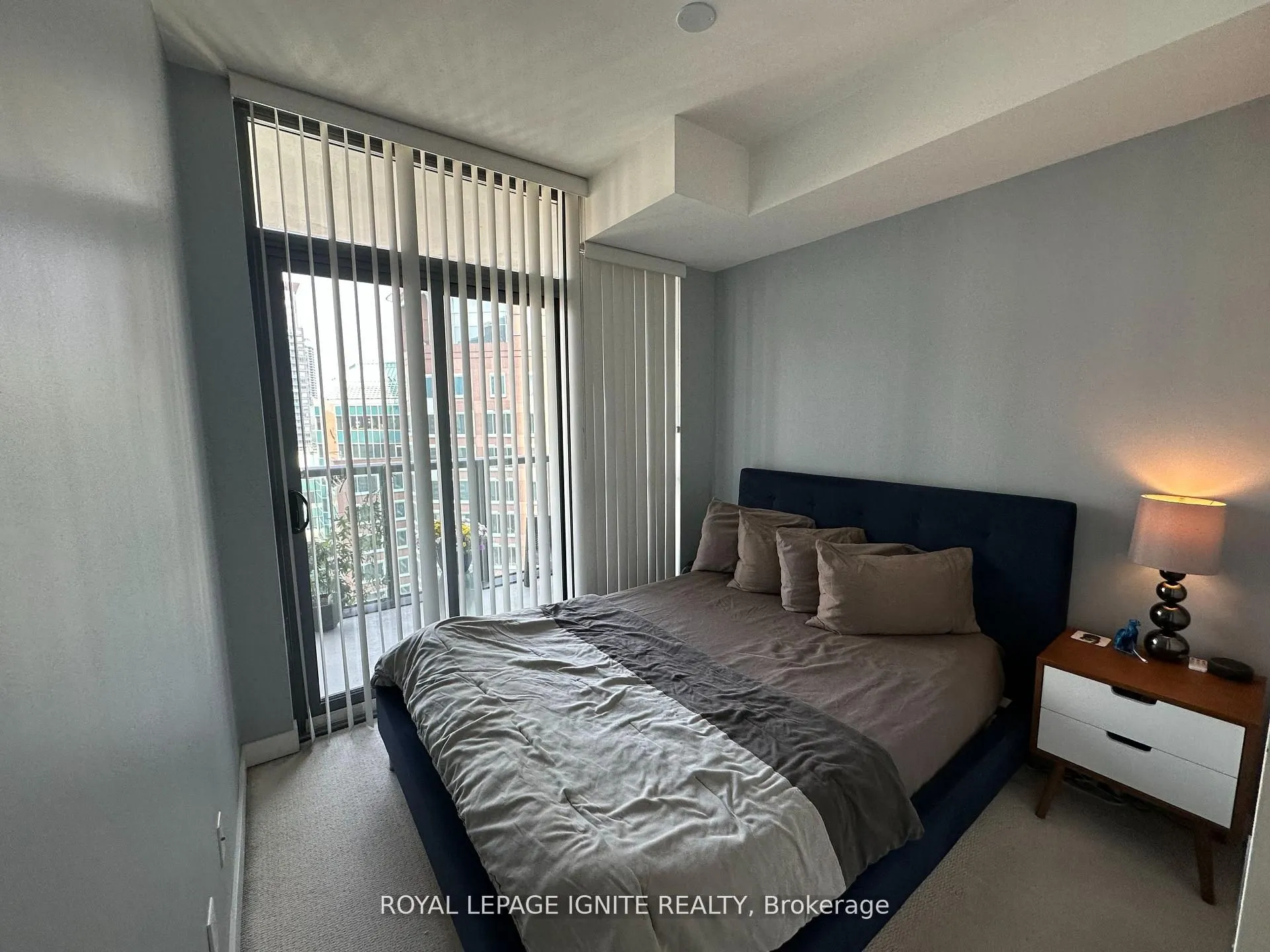 110 Charles Street E, #1809