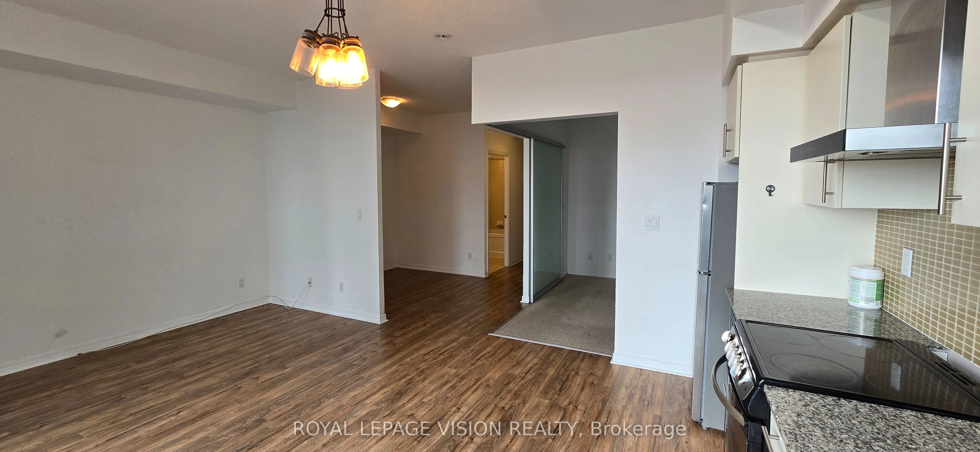352 Front Street W, #2012