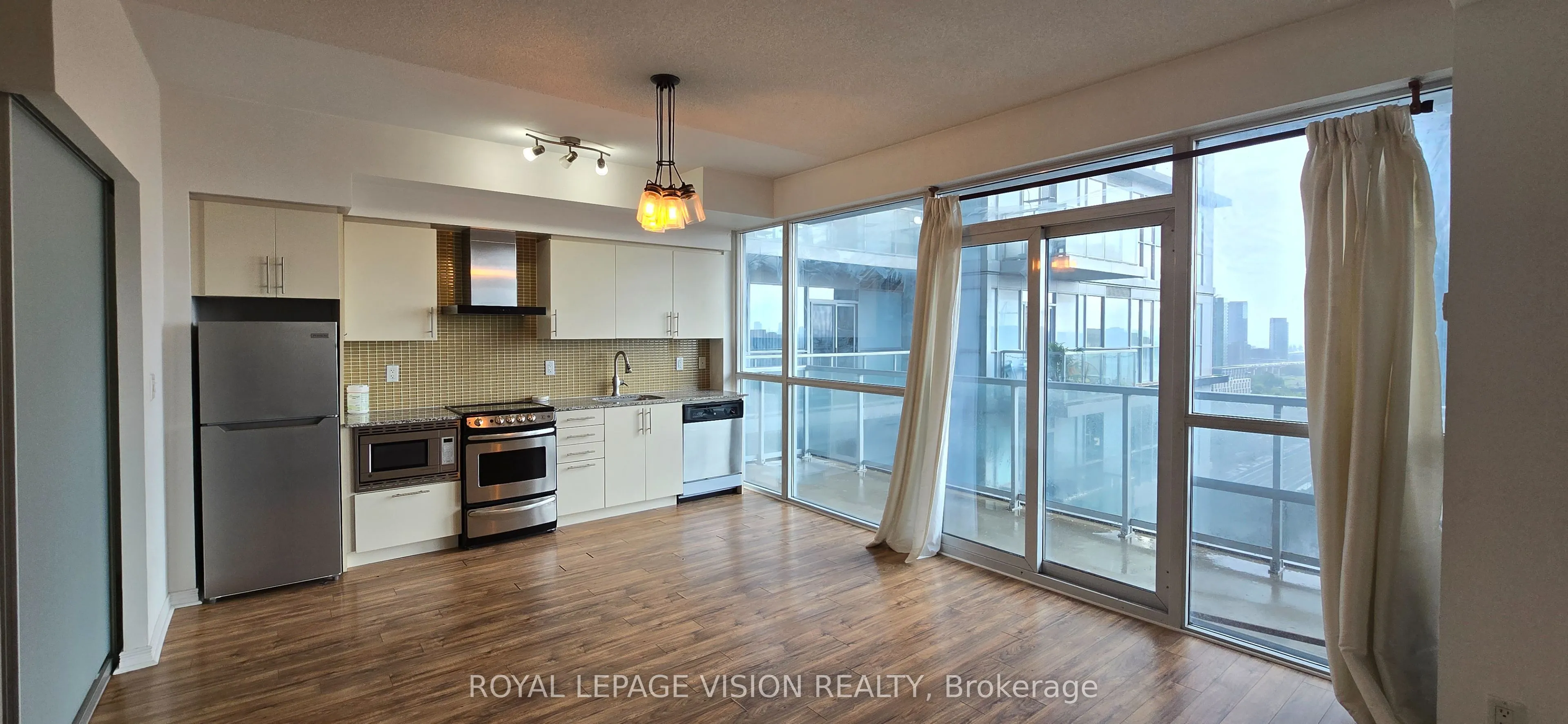 352 Front Street W, #2012