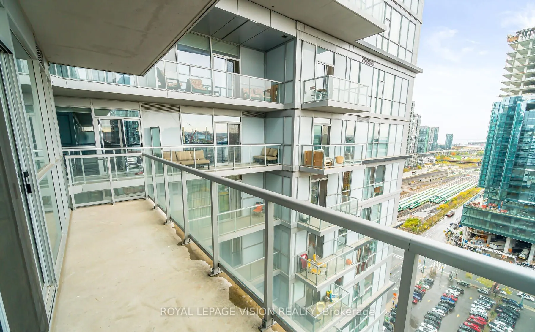352 Front Street W, #2012
