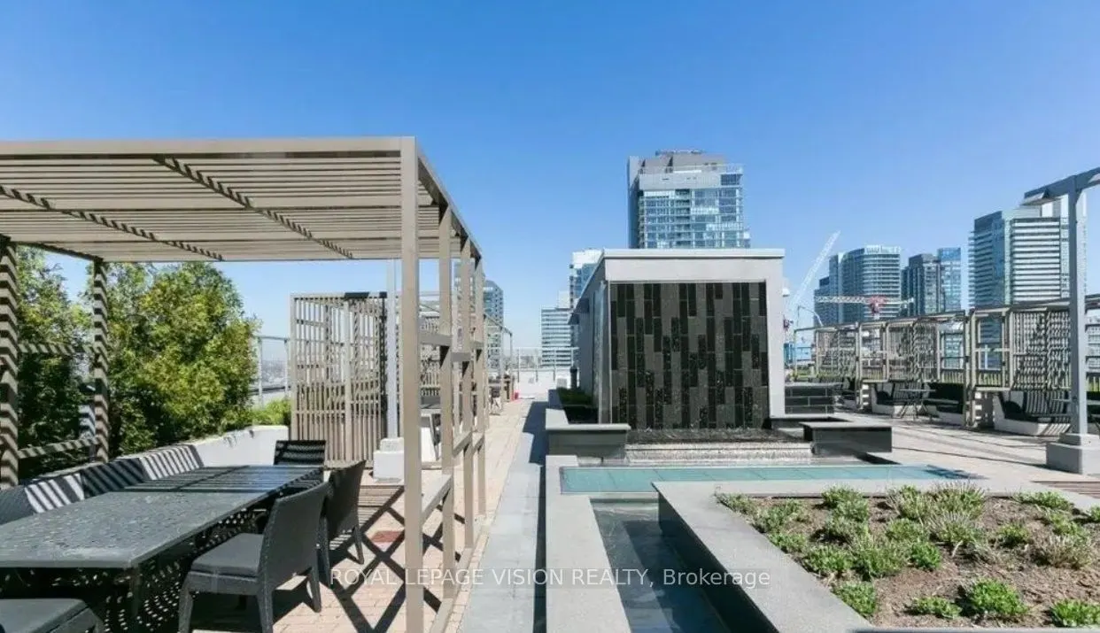 352 Front Street W, #2012