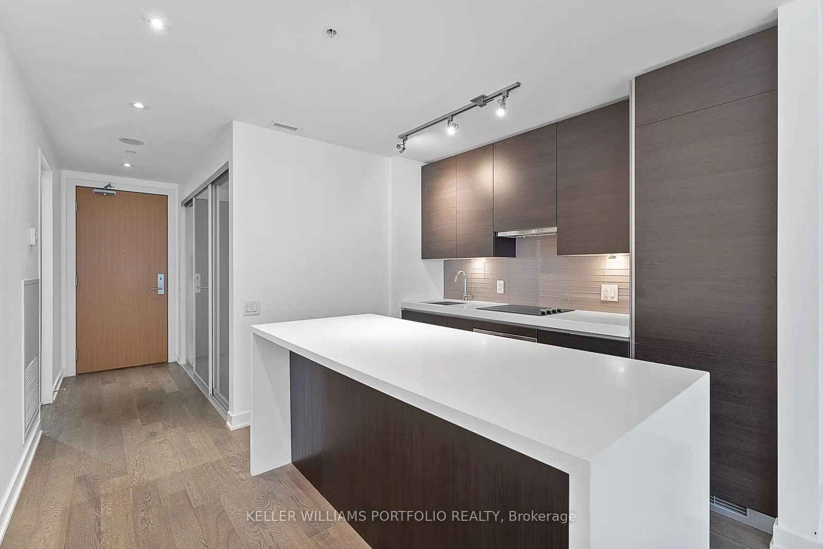 38 Stewart Street, #303