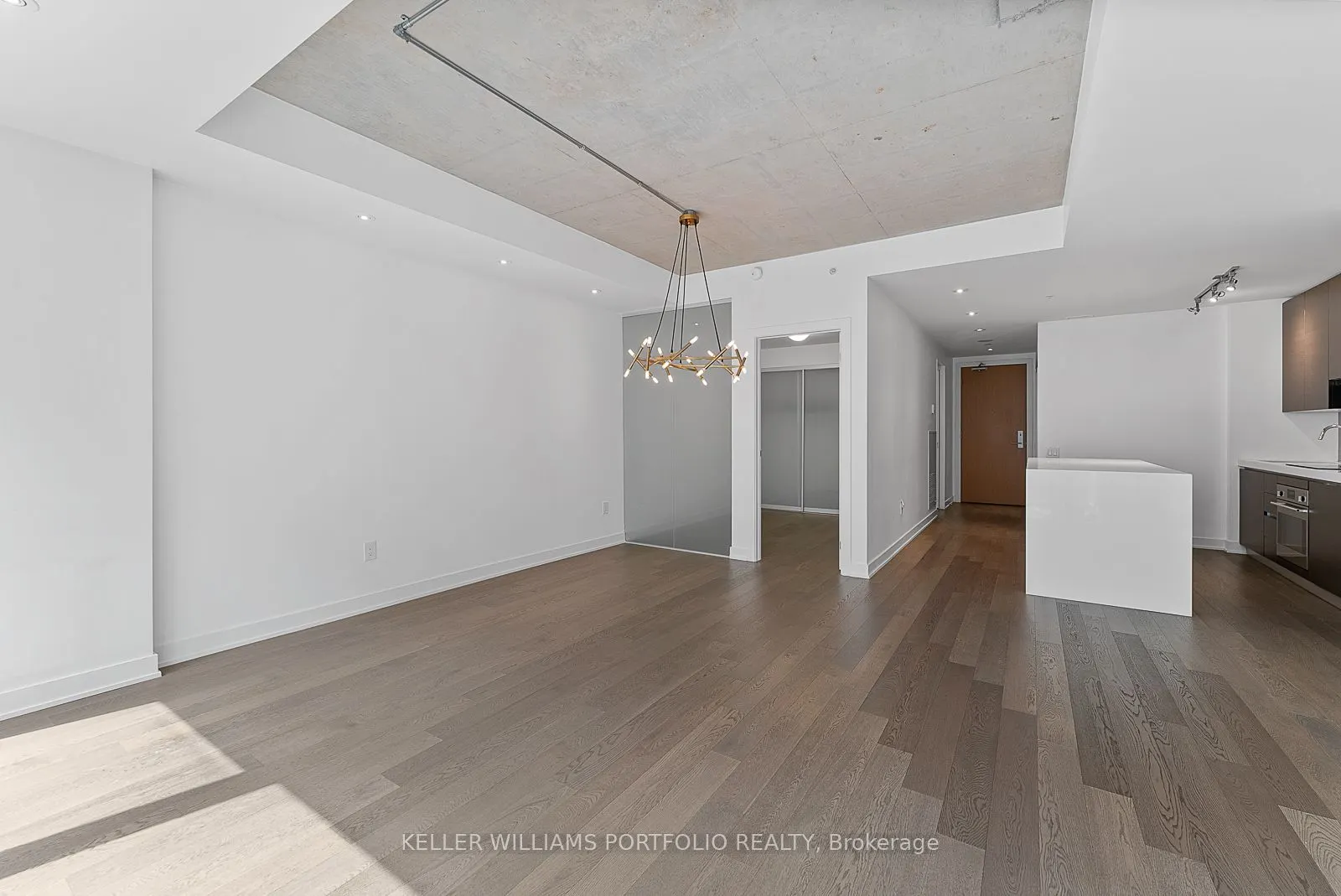 38 Stewart Street, #303